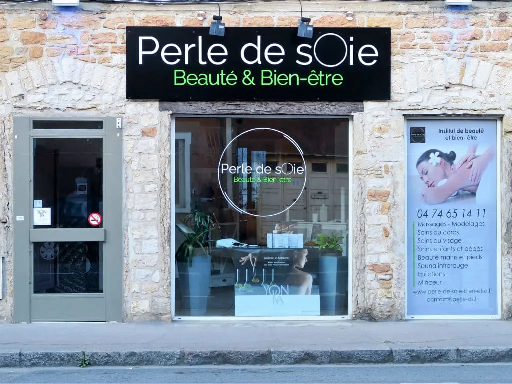 Perle de soie - Onglerie Villefranche-sur-Saône - Perle de soie - Photo Galerie - OneBooking
