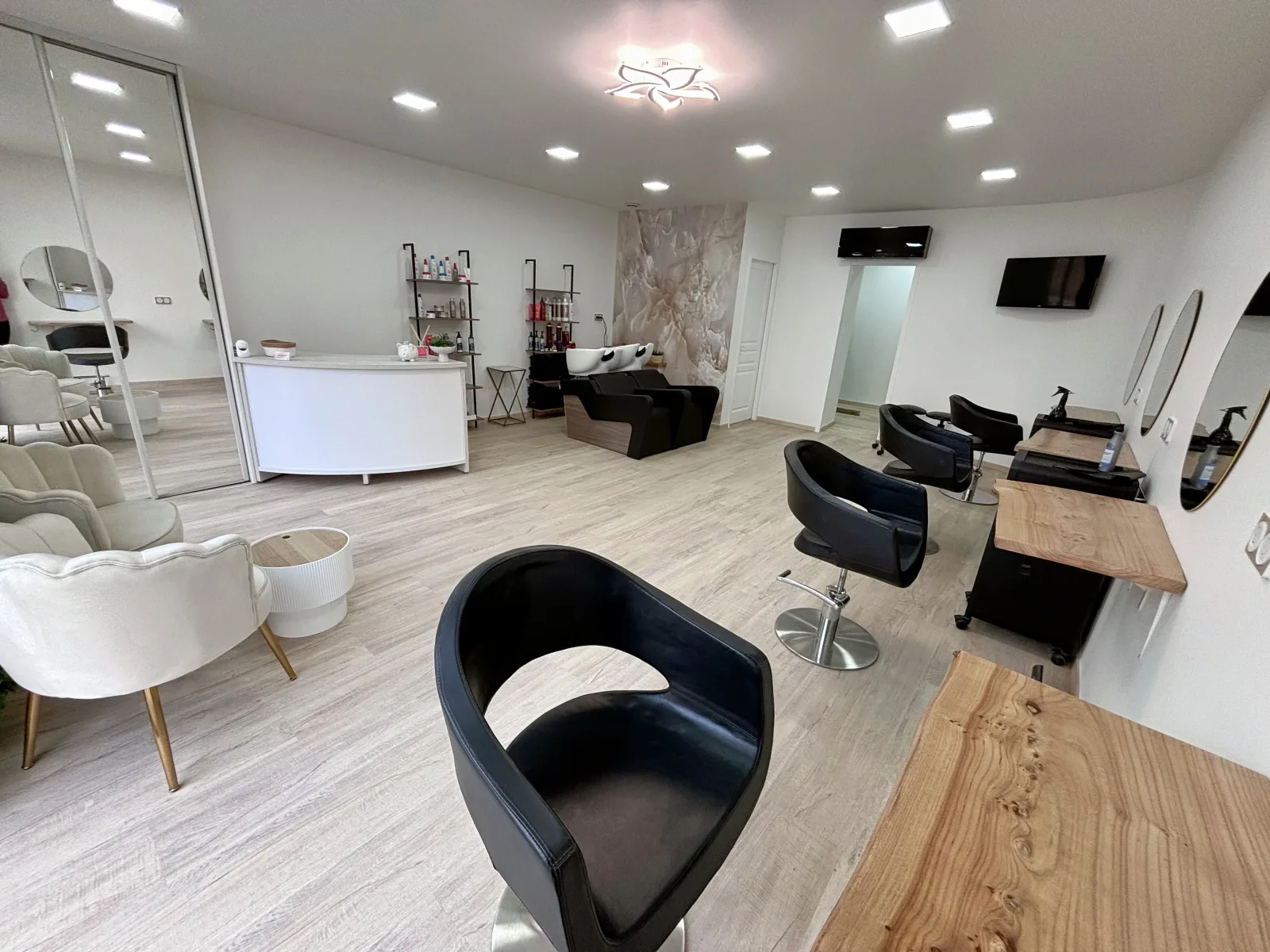 Style d'Amandine - Coiffure Canet-en-Roussillon - Style d'Amandine - Photo Galerie - OneBooking