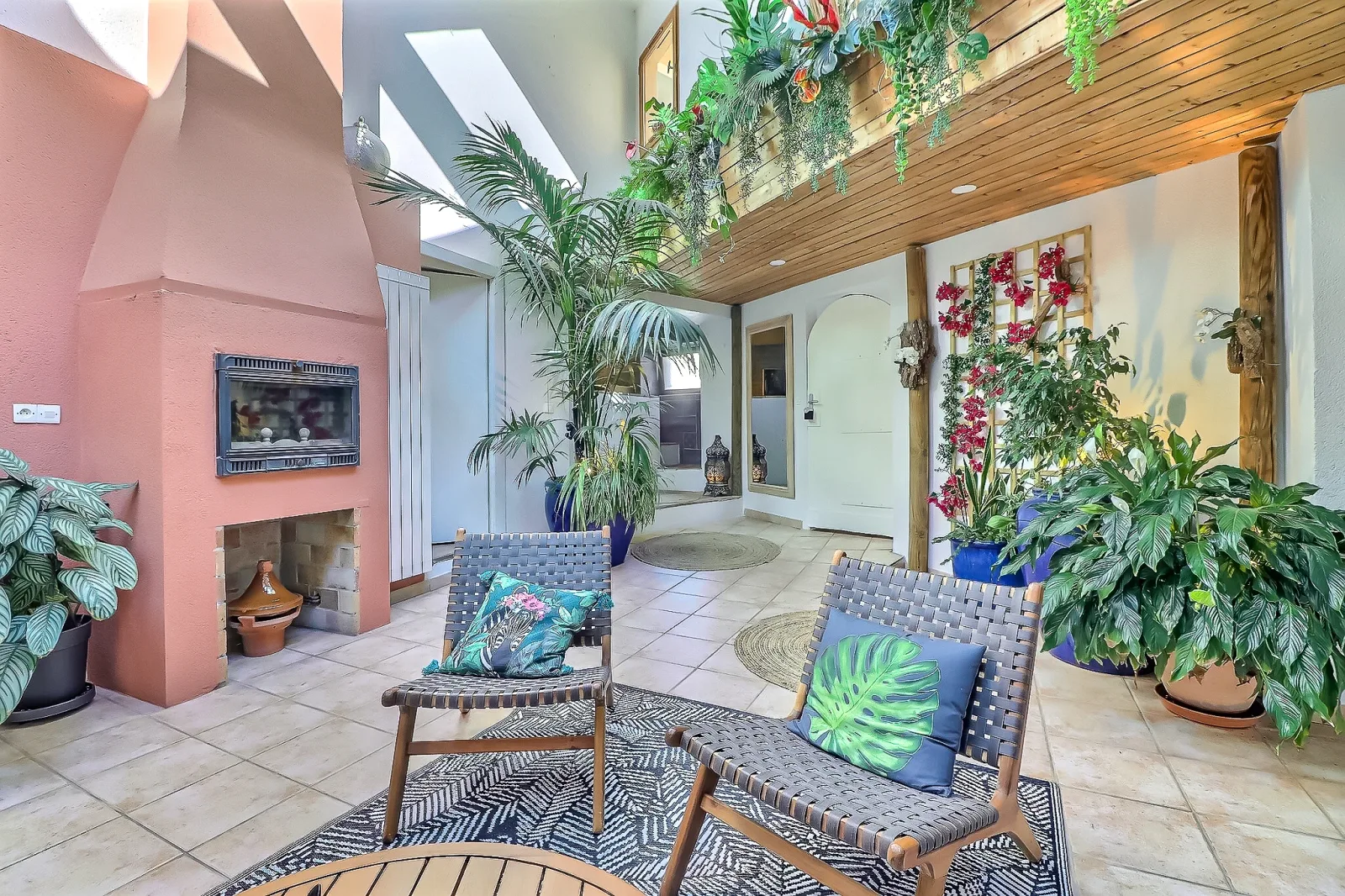 La Vermeillade Suites & SPAs - Massage Congénies - La Vermeillade Suites & SPAs - Photo Galerie - OneBooking
