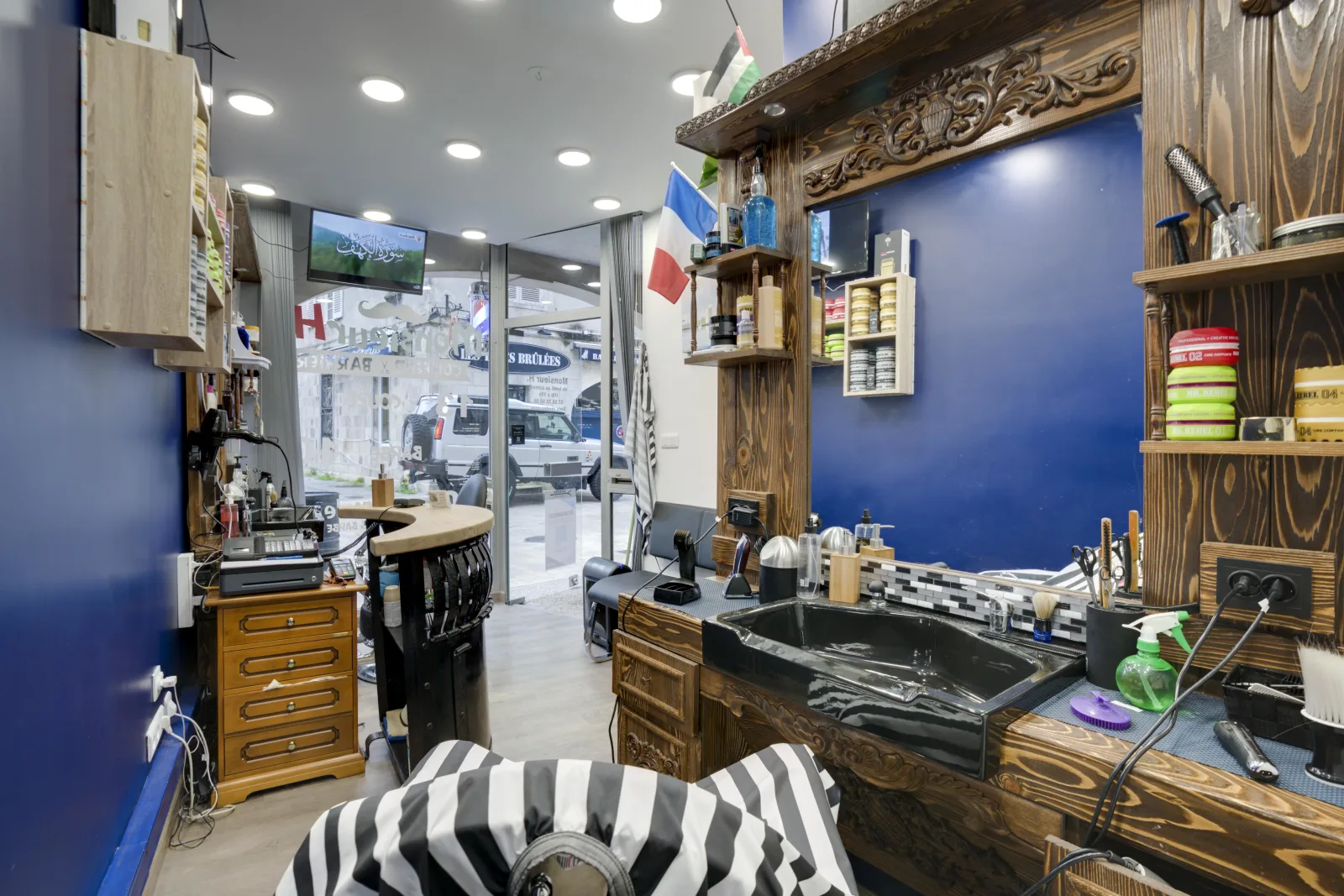 Monsieur H. Coiffeur Barbier - Coiffure La Rochelle - Monsieur H. Coiffeur Barbier - Photo Galerie - OneBooking