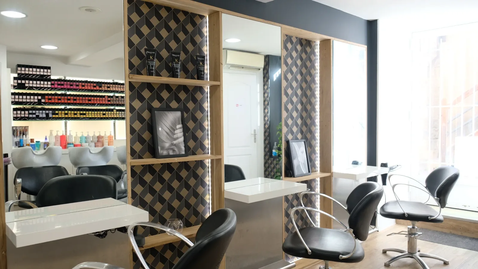 Salon de l'horloge - Tassin - Coiffure Tassin-la-Demi-Lune - Salon de l'horloge - Tassin - Photo Galerie - OneBooking