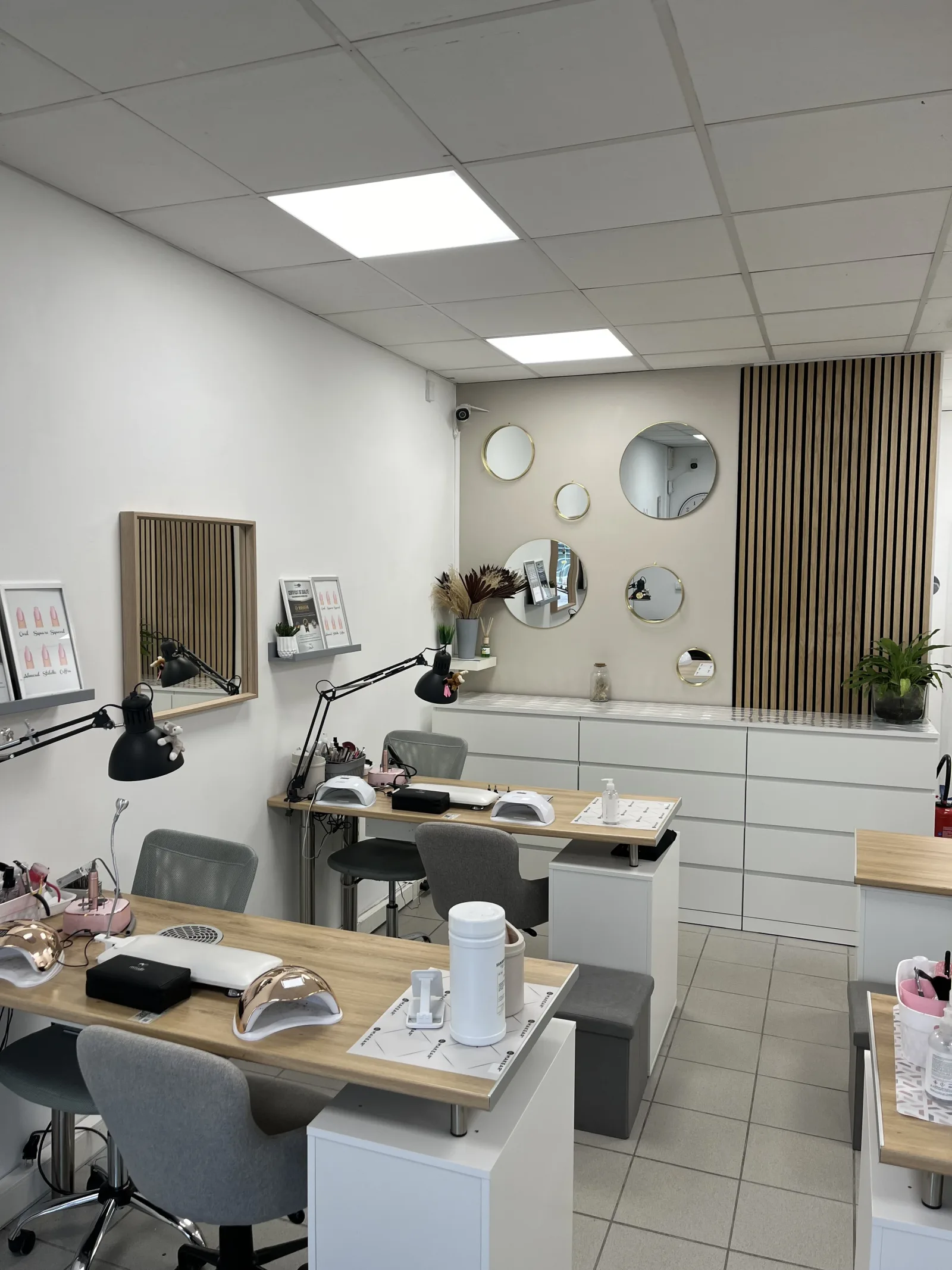 Les trésors de l‘ongle - Onglerie Rousset - Les trésors de l‘ongle - Photo Galerie - OneBooking