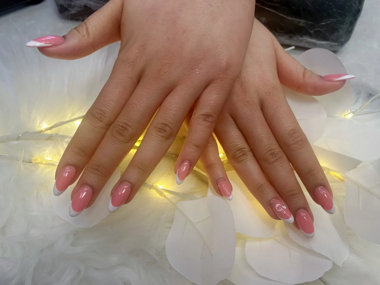 Glow up Nails & Beauty - Institut de beauté Melun - Glow up Nails & Beauty - Photo Galerie - OneBooking