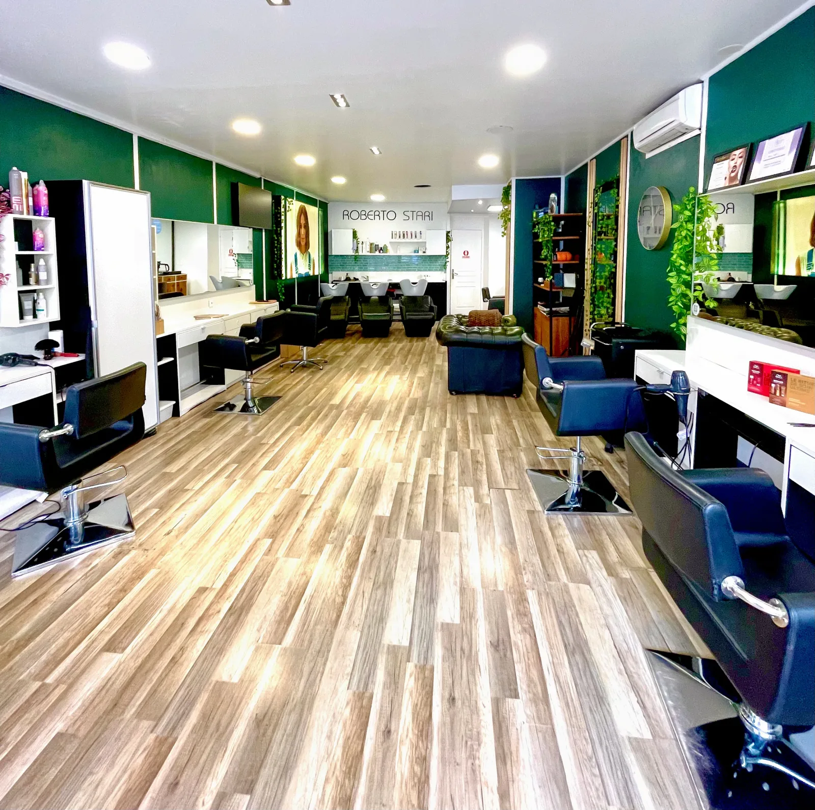 Roberto Stari - Tassin - Coiffure Tassin-la-Demi-Lune - Roberto Stari - Tassin - Photo Galerie - OneBooking