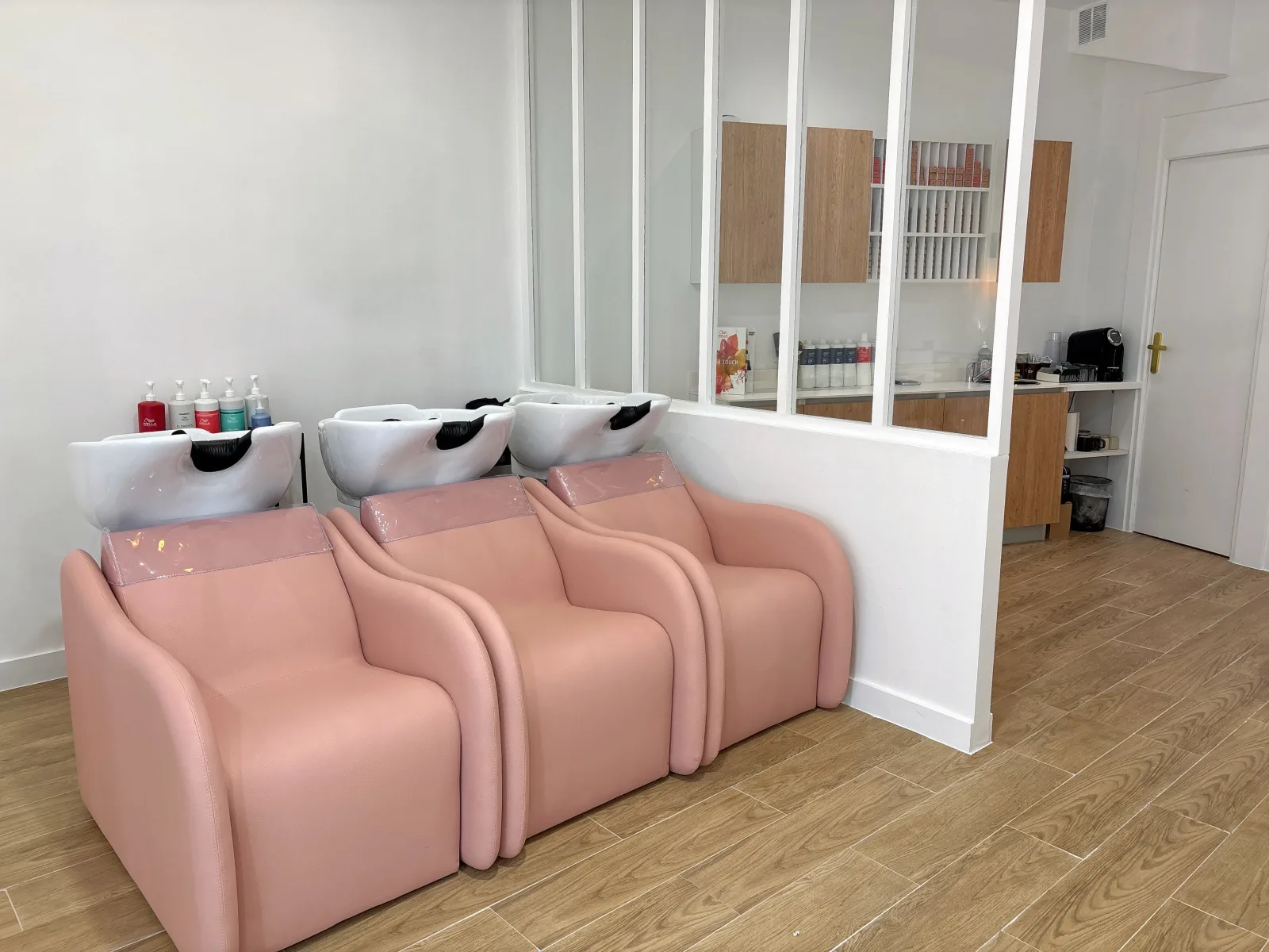 PAMPA ATELIER DE COIFFURE - Onglerie Boulogne-Billancourt - PAMPA ATELIER DE COIFFURE - Photo Galerie - OneBooking