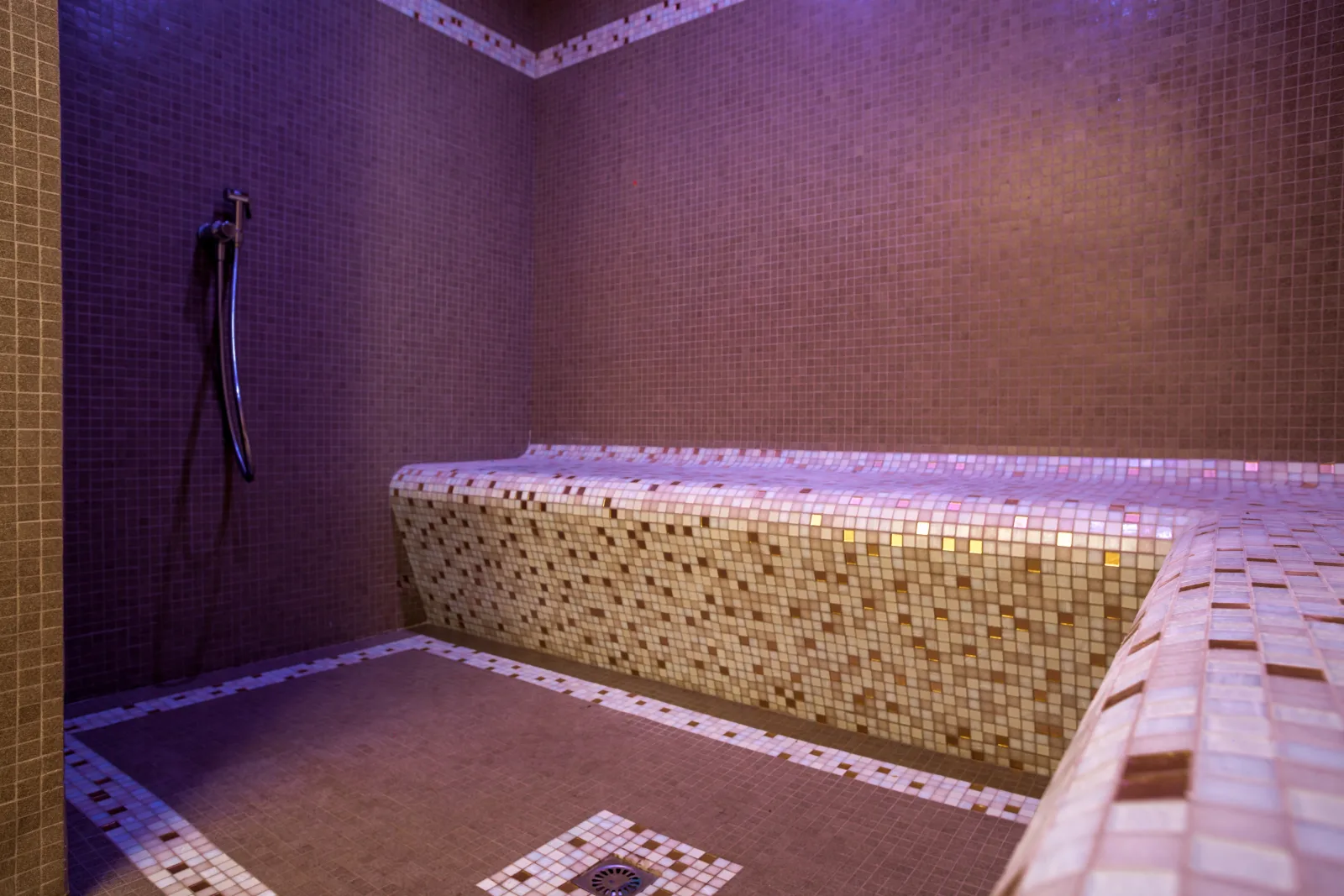 Uhaina Spa et Institut de Beauté - Onglerie Urrugne - Uhaina Spa et Institut de Beauté - Photo Galerie - OneBooking