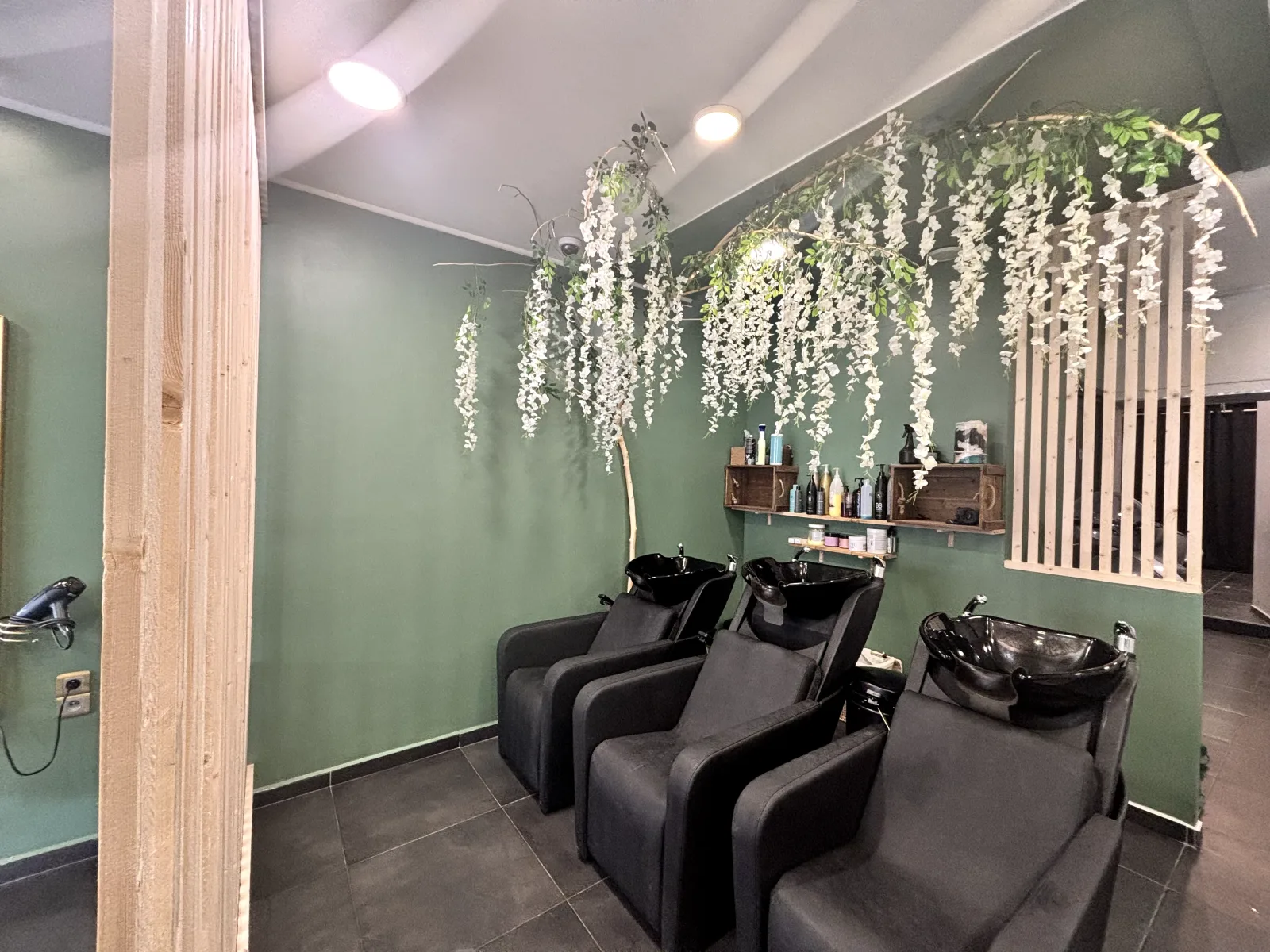 The Beauty - Coiffure Valenciennes - The Beauty - Photo Galerie - OneBooking