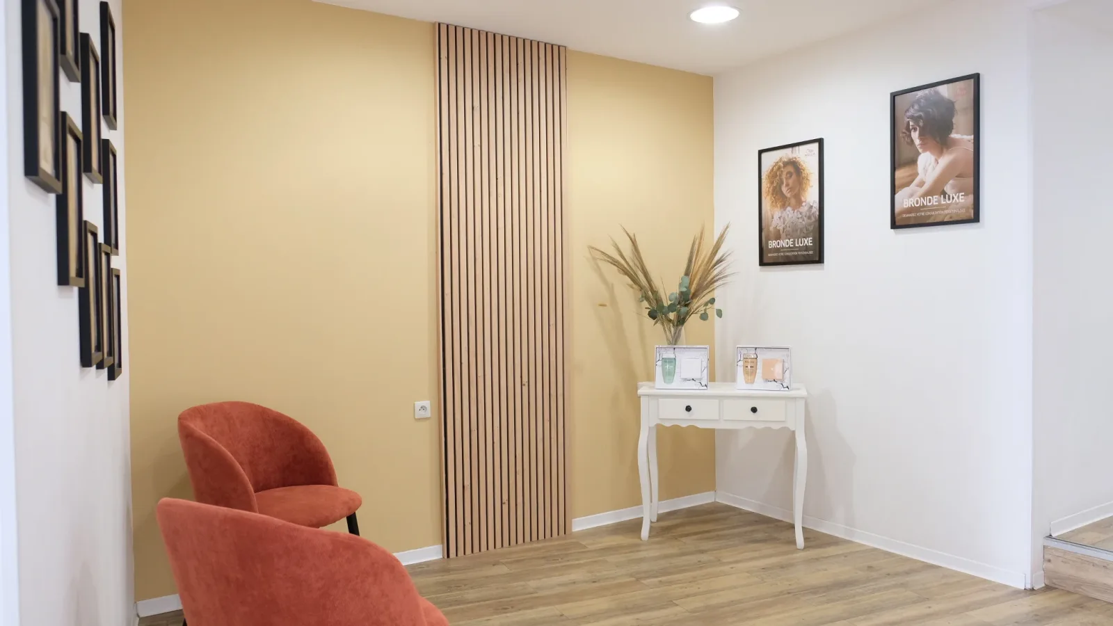 Salon de l'horloge - Tassin - Coiffure Tassin-la-Demi-Lune - Salon de l'horloge - Tassin - Photo Galerie - OneBooking