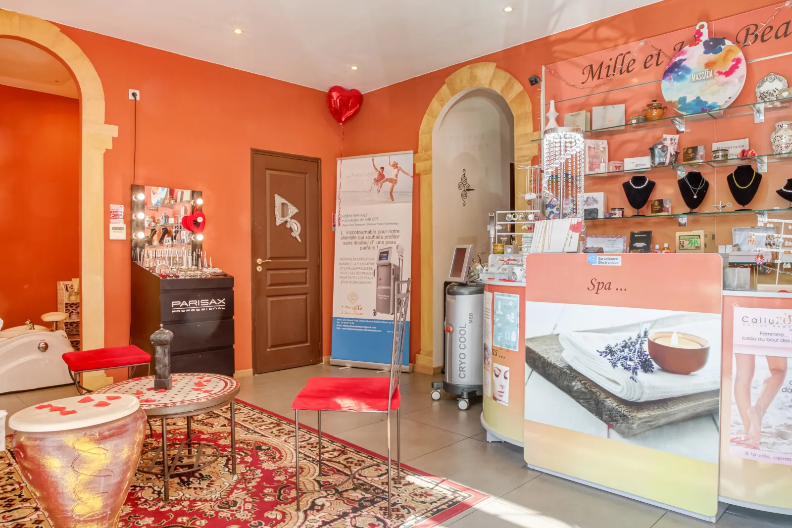 Mille et Une Beauté - Onglerie La Seyne-sur-Mer - Mille et Une Beauté - Photo Galerie - OneBooking