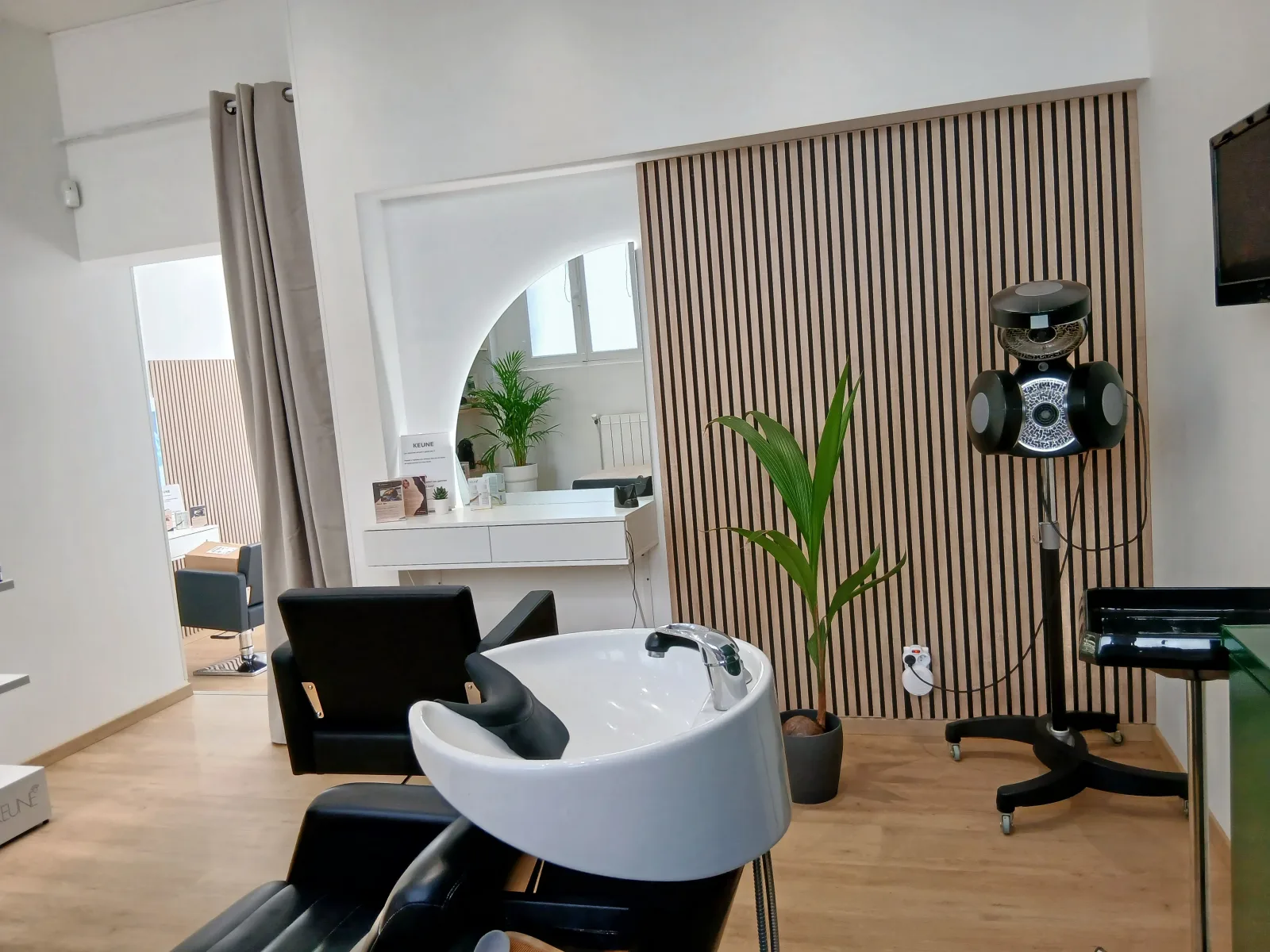 21 Avenue - Coiffure Lisieux - 21 Avenue - Photo Galerie - OneBooking