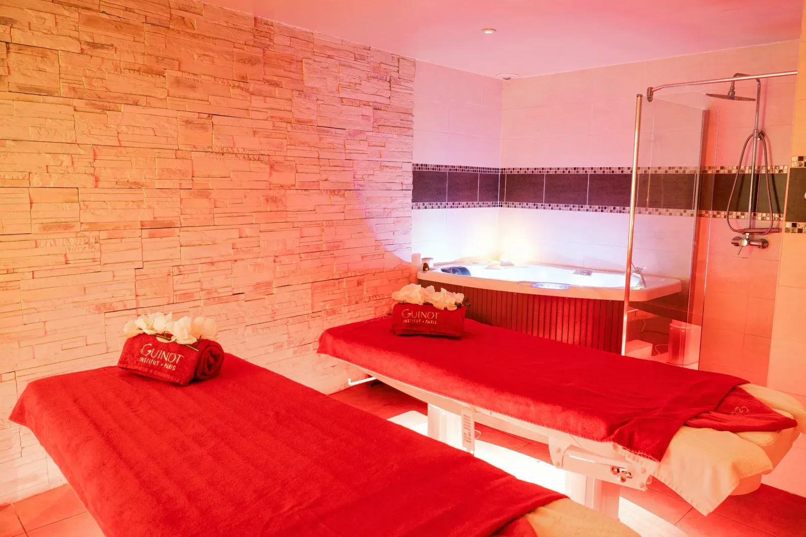 Divine beauté - Institut - Hammam - Spa - Onglerie Lisieux - Divine beauté - Institut - Hammam - Spa - Photo Galerie - OneBooking
