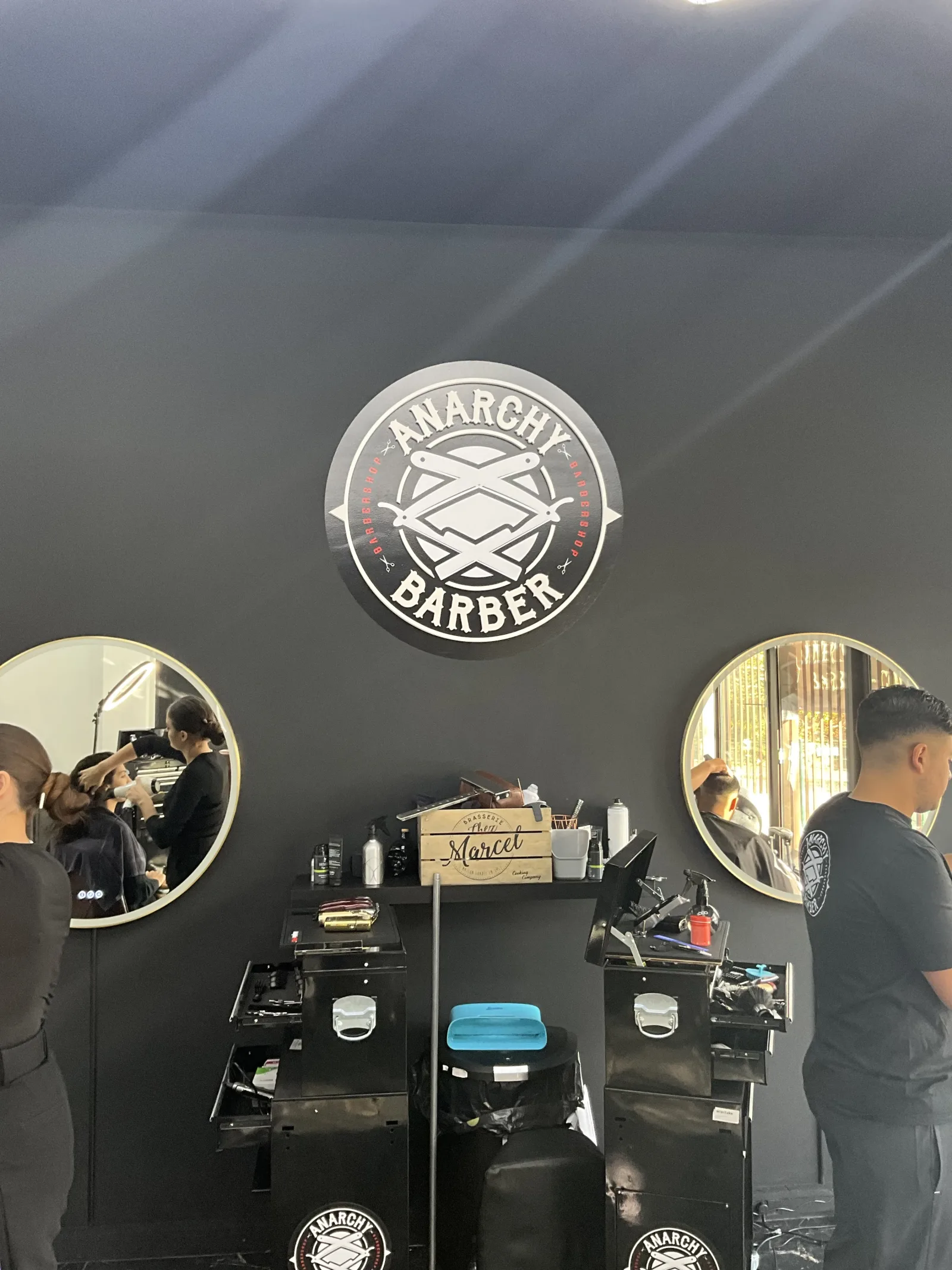 Anarchy Barber Palaiseau - Coiffure Palaiseau  - Anarchy Barber Palaiseau - Photo Galerie - OneBooking