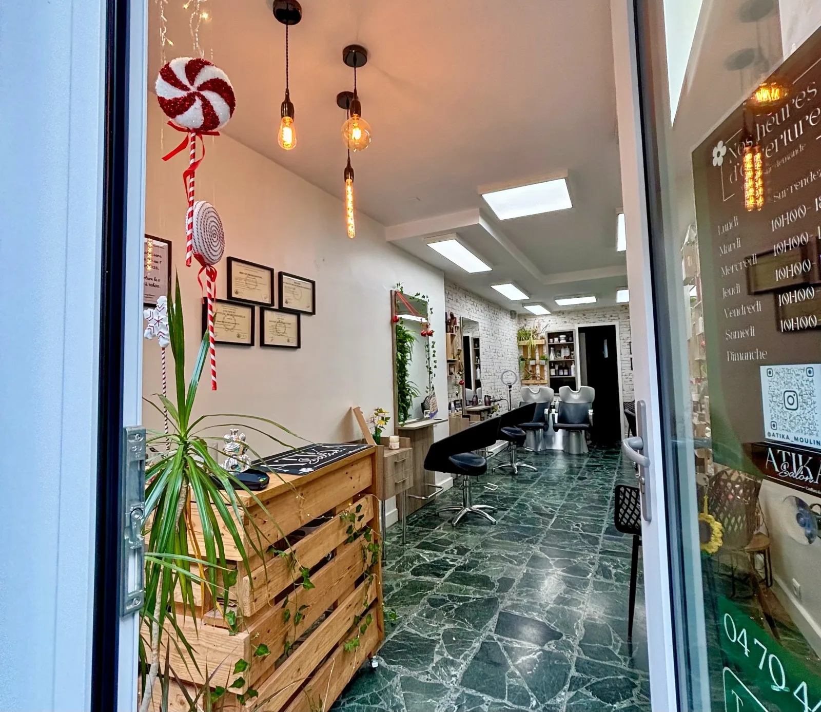Salon Atika - Coiffure Moulins - Salon Atika - Photo Galerie - OneBooking