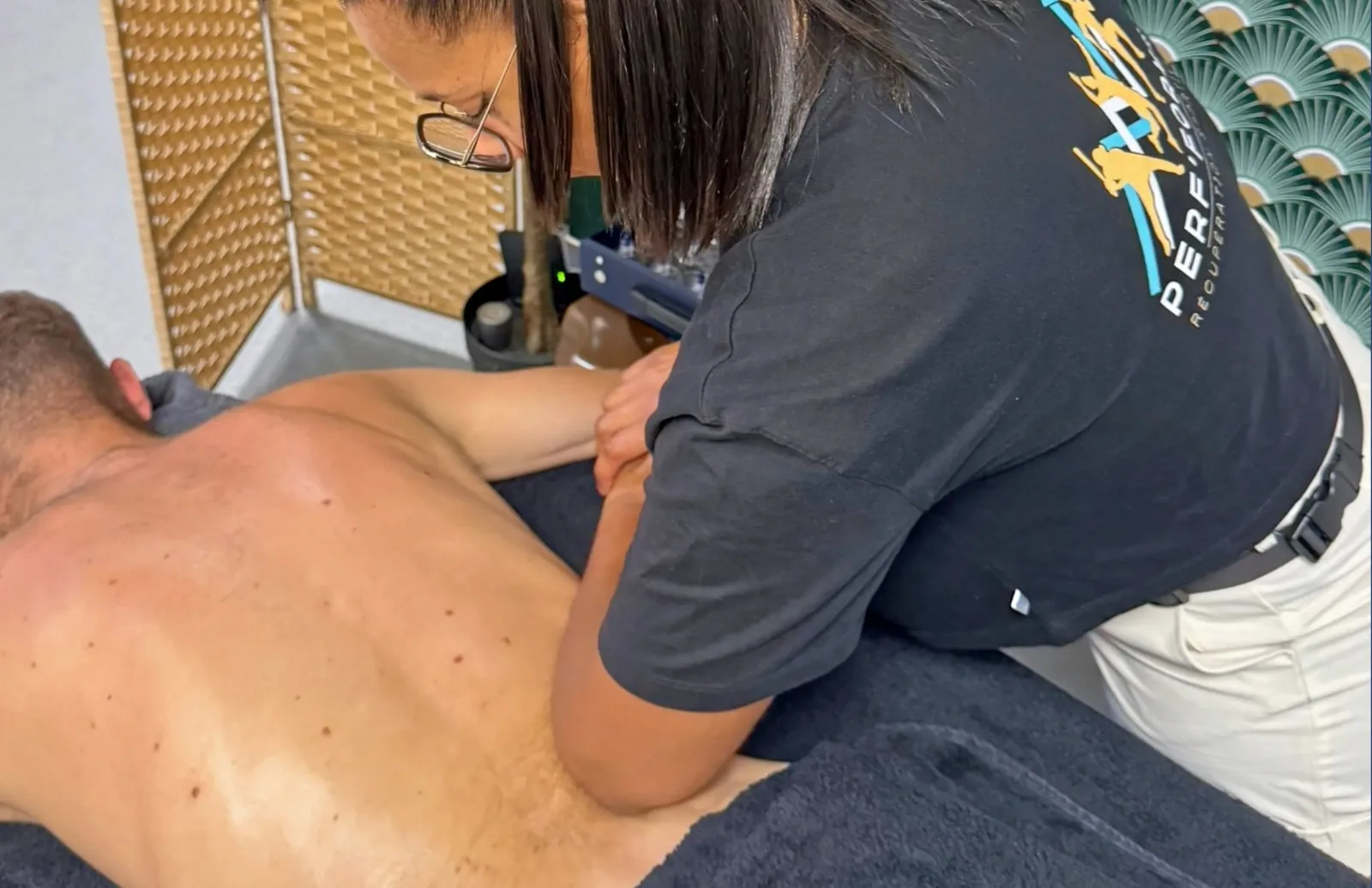 Perf'Forme - chez Aquilon Cryothérapie - Massage La Rochelle - Perf'Forme - chez Aquilon Cryothérapie - Photo Galerie - OneBooking