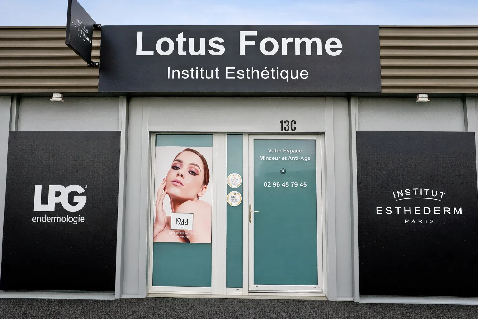 Lotus Forme - Institut de Beauté & Centre Technologie - Onglerie Lannion - Lotus Forme - Institut de Beauté & Centre Technologie - Photo Galerie - OneBooking