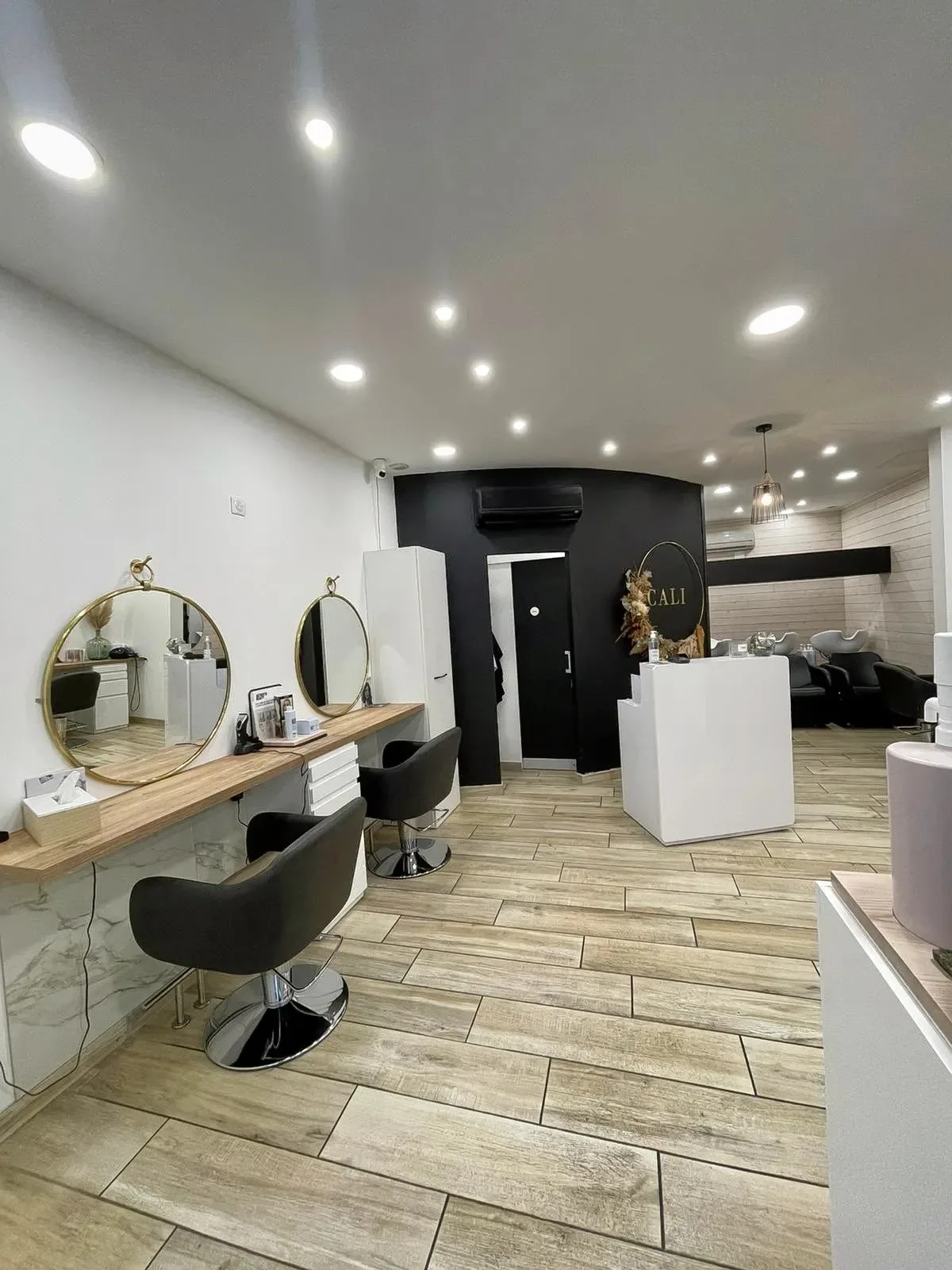 CALI - Coiffure Vichy - CALI - Photo Galerie - OneBooking