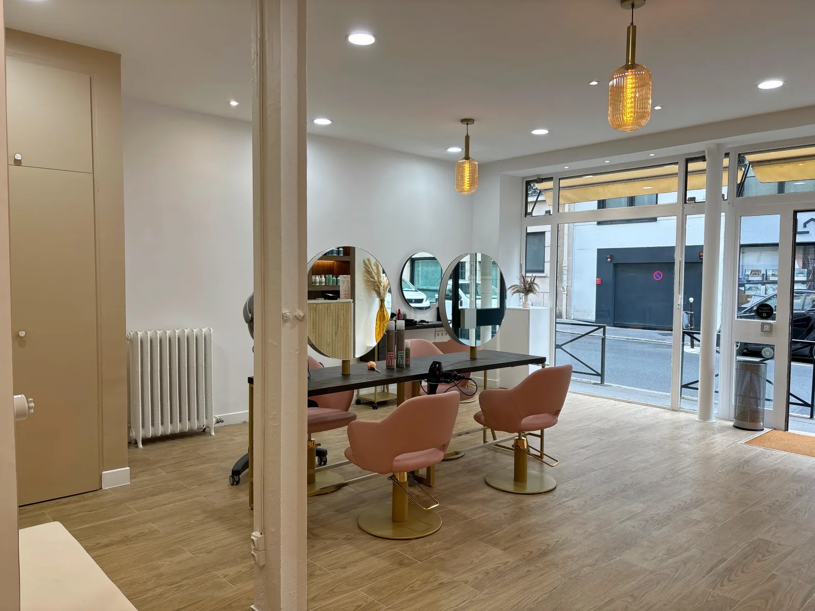 PAMPA ATELIER DE COIFFURE - Onglerie Boulogne-Billancourt - PAMPA ATELIER DE COIFFURE - Photo Galerie - OneBooking