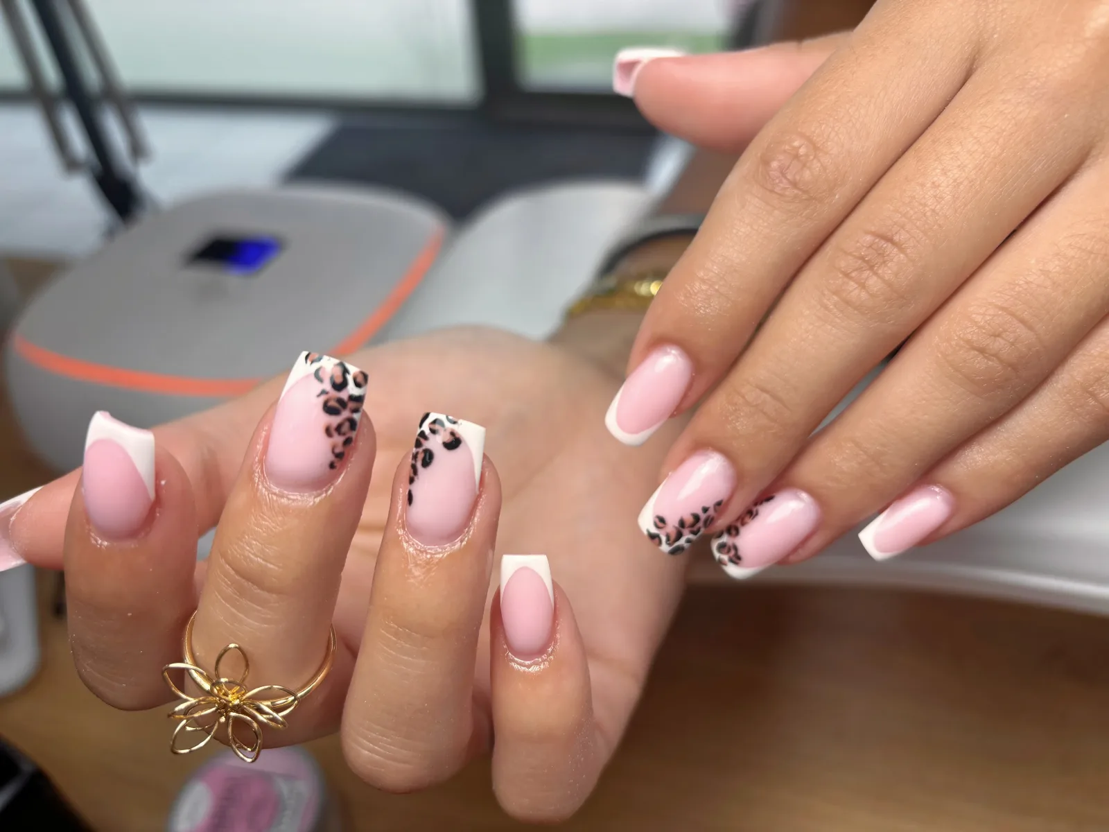 Les trésors de l‘ongle - Onglerie Rousset - Les trésors de l‘ongle - Photo Galerie - OneBooking