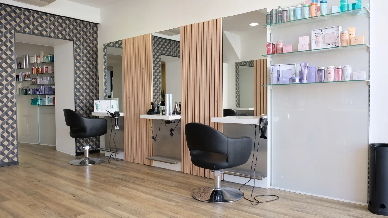 Salon de l'horloge - Tassin - Coiffure Tassin-la-Demi-Lune - Salon de l'horloge - Tassin - Photo Galerie - OneBooking