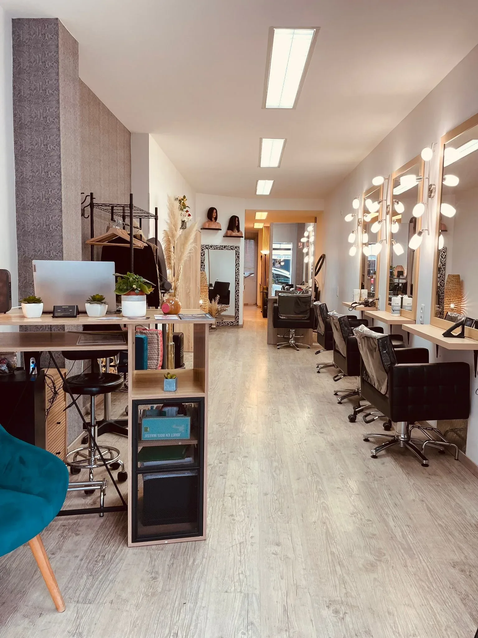 MiJoliStyle - Coiffure Coutances - MiJoliStyle - Photo Galerie - OneBooking
