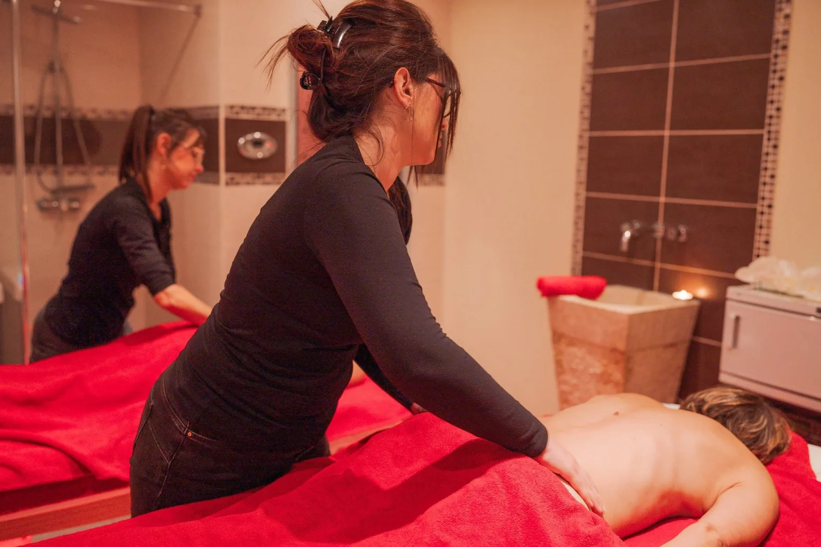 Divine beauté - Institut - Hammam - Spa - Onglerie Lisieux - Divine beauté - Institut - Hammam - Spa - Photo Galerie - OneBooking