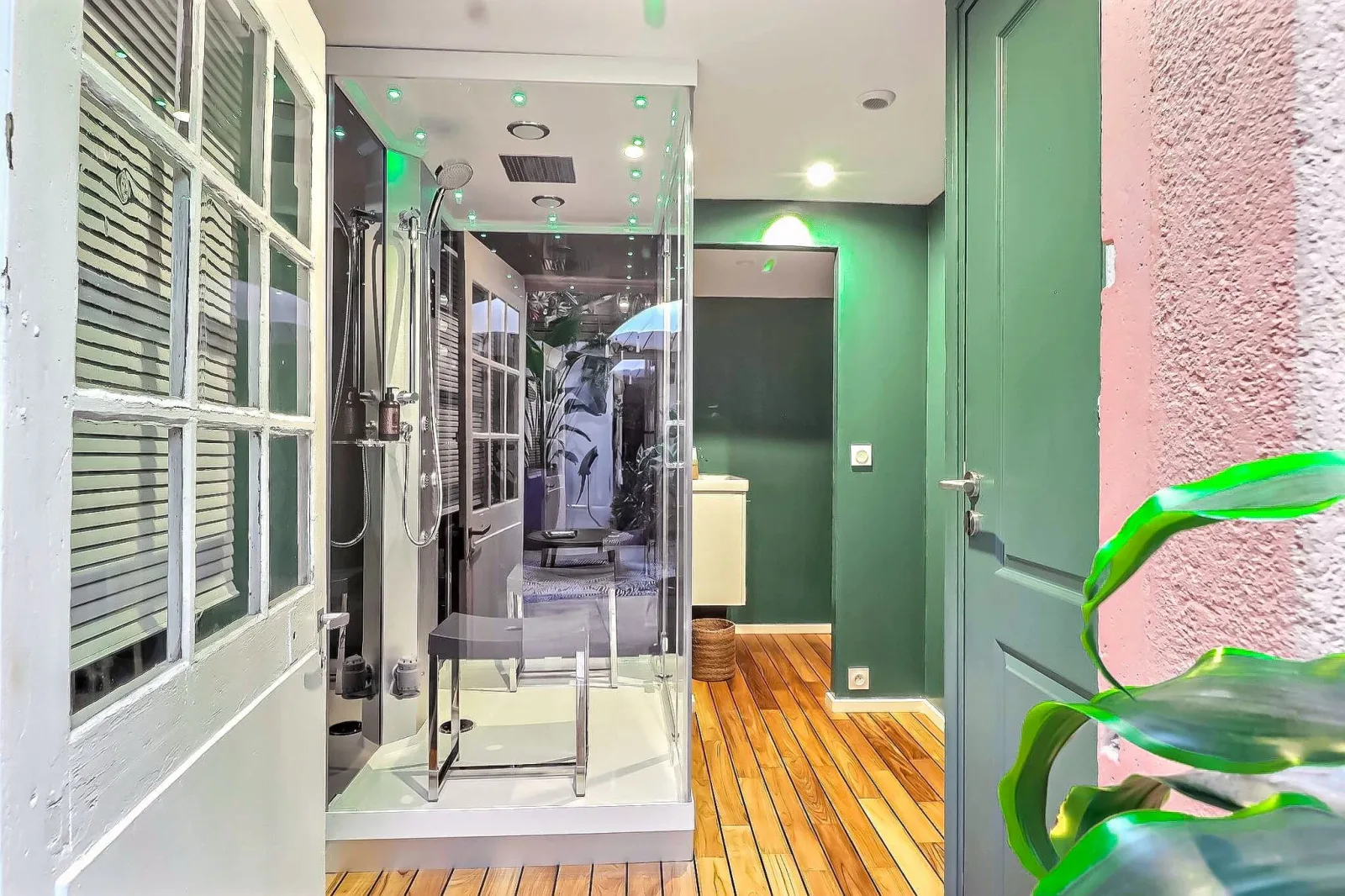 La Vermeillade Suites & SPAs - Massage Congénies - La Vermeillade Suites & SPAs - Photo Galerie - OneBooking