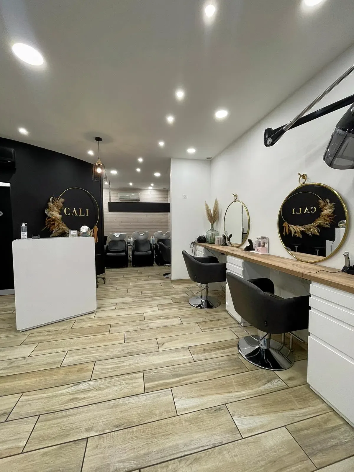 CALI - Coiffure Vichy - CALI - Photo Galerie - OneBooking