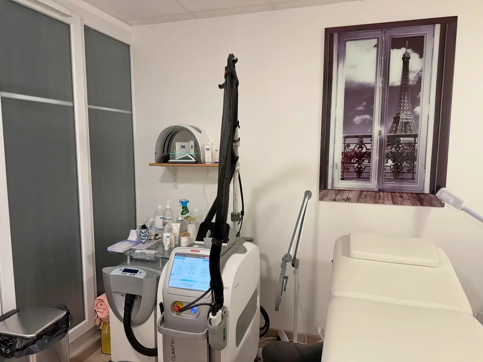 Cabinet de médecine esthétique du docteur K.MILOUDI EDDRIEF - Institut de beauté Villiers-le-Bel - Cabinet de médecine esthétique du docteur K.MILOUDI EDDRIEF - Photo Galerie - OneBooking