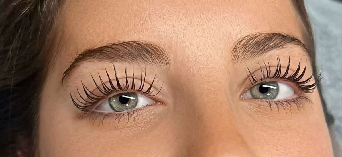 Youmi Lashes - Sourcils & cils Orange - Youmi Lashes - Photo Galerie - OneBooking