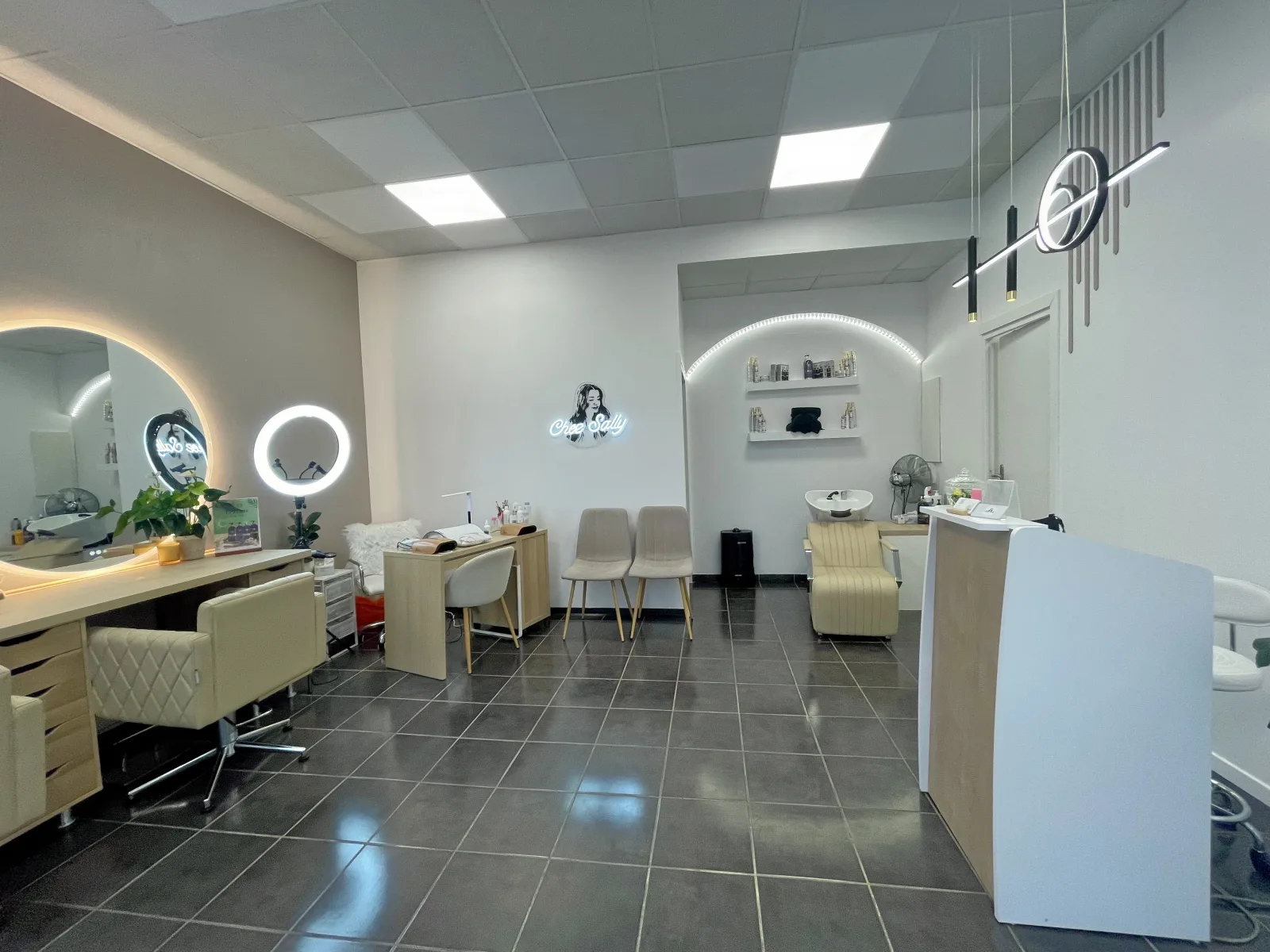 Chez Sally Coiffure - Coiffure Strasbourg - Chez Sally Coiffure - Photo Galerie - OneBooking