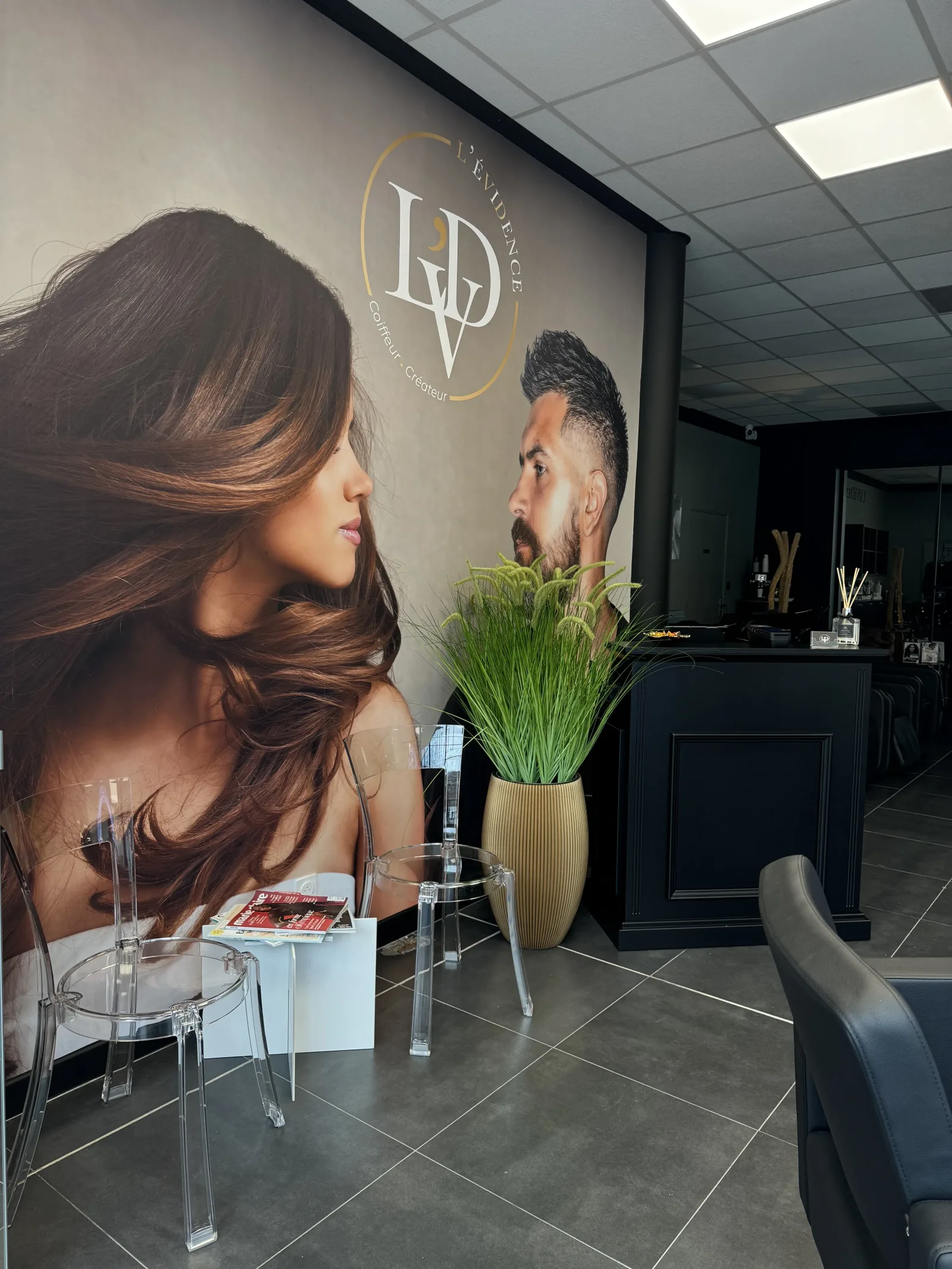L’ÉVIDENCE coiffeur.créateur - Massage Valenciennes - L’ÉVIDENCE coiffeur.créateur - Photo Galerie - OneBooking