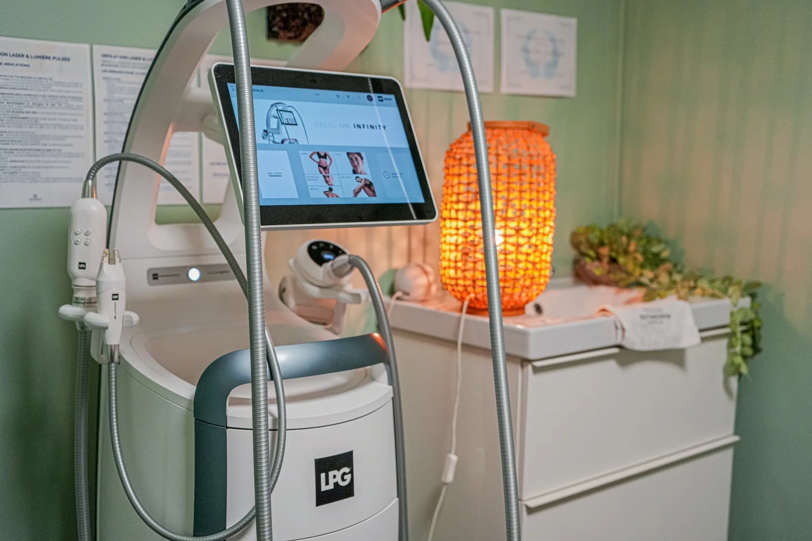 Lotus Forme - Institut de Beauté & Centre Technologie - Onglerie Lannion - Lotus Forme - Institut de Beauté & Centre Technologie - Photo Galerie - OneBooking