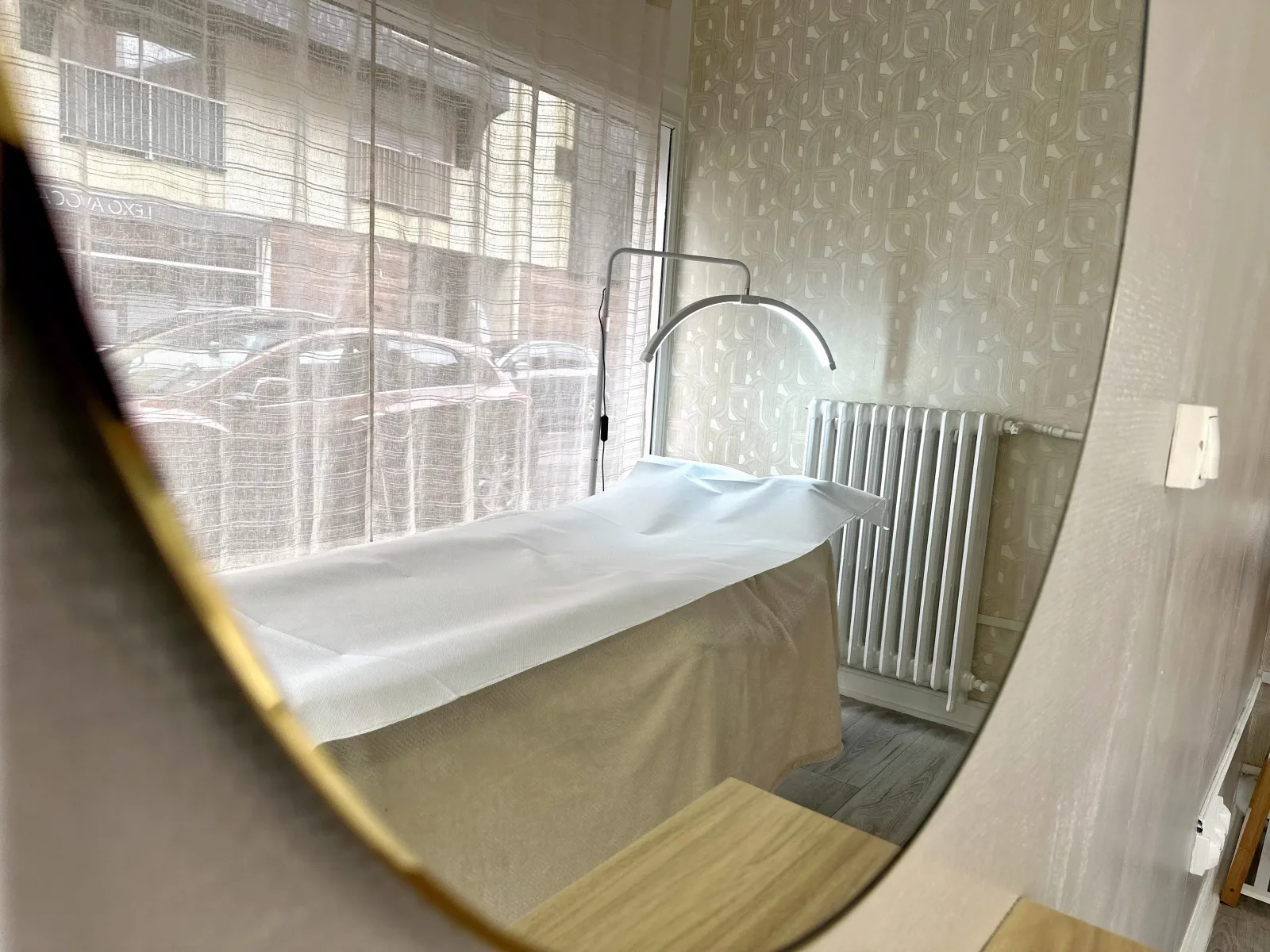 L’iris - Onglerie Lisieux - L’iris - Photo Galerie - OneBooking