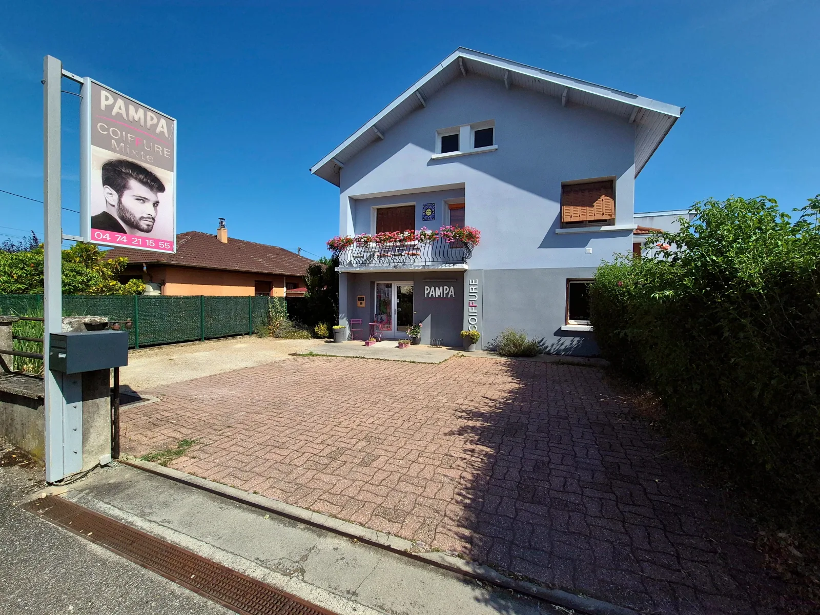 Pampa Coiffure - Coiffure Saint-Denis-lès-Bourg - Pampa Coiffure - Photo Galerie - OneBooking