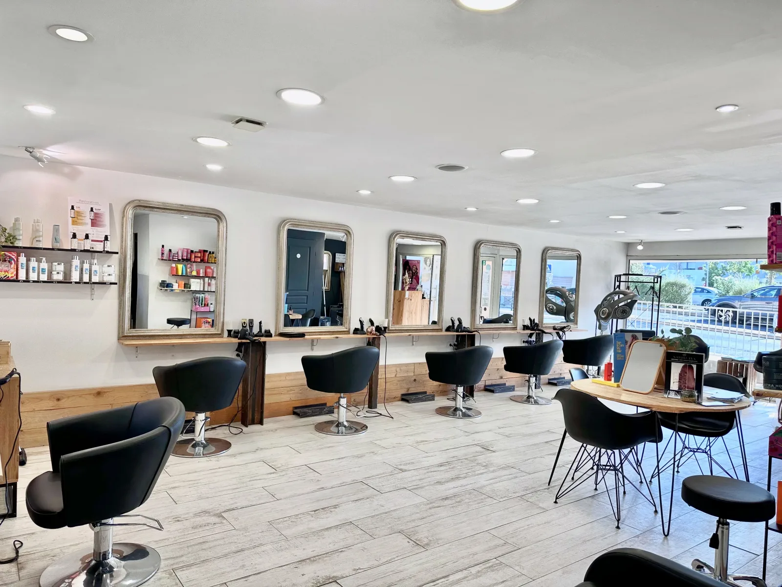 Distroy Coiffure & Barbier By Julie - Coiffure Rousset - Distroy Coiffure & Barbier By Julie - Photo Galerie - OneBooking