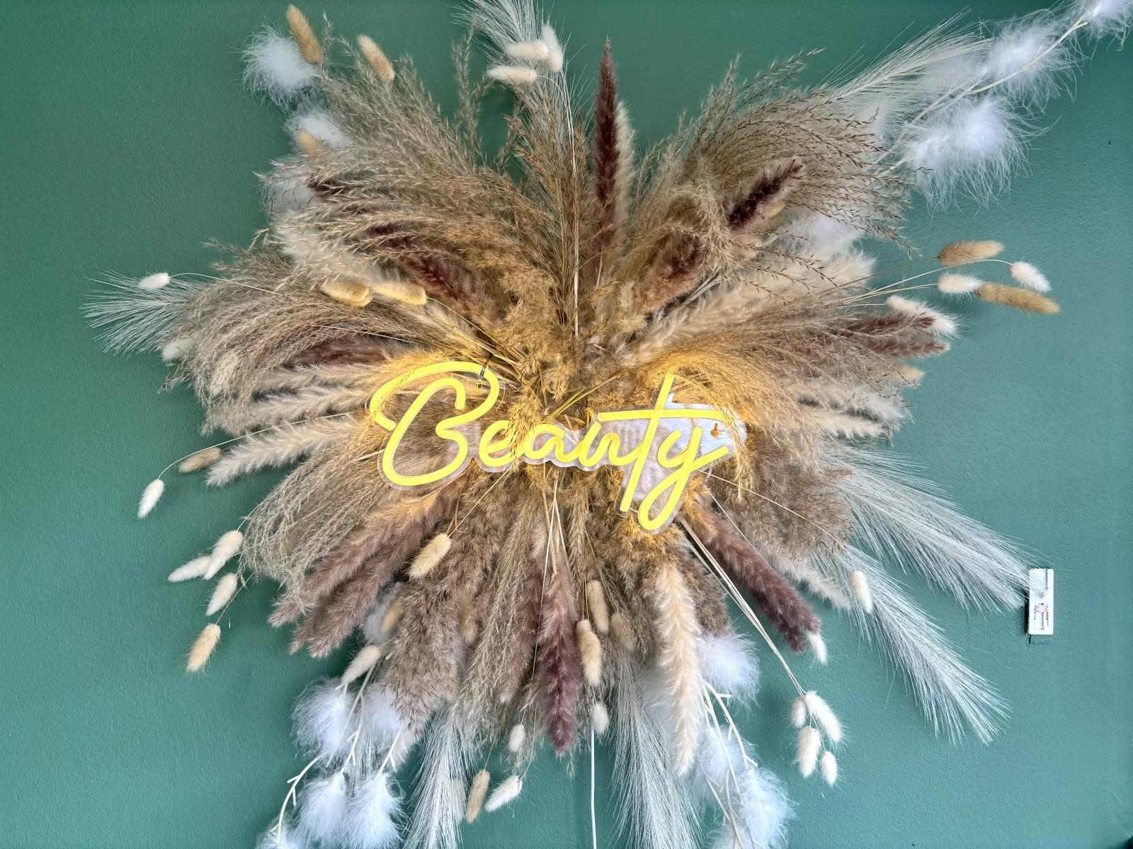 The Beauty - Coiffure Valenciennes - The Beauty - Photo Galerie - OneBooking