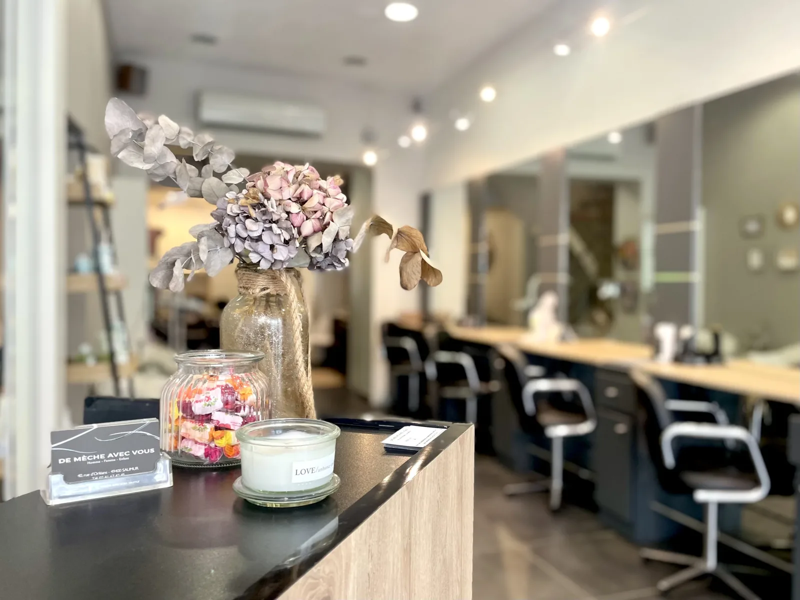 De Mèche avec Vous - Coiffure Saumur - De Mèche avec Vous - Photo Galerie - OneBooking