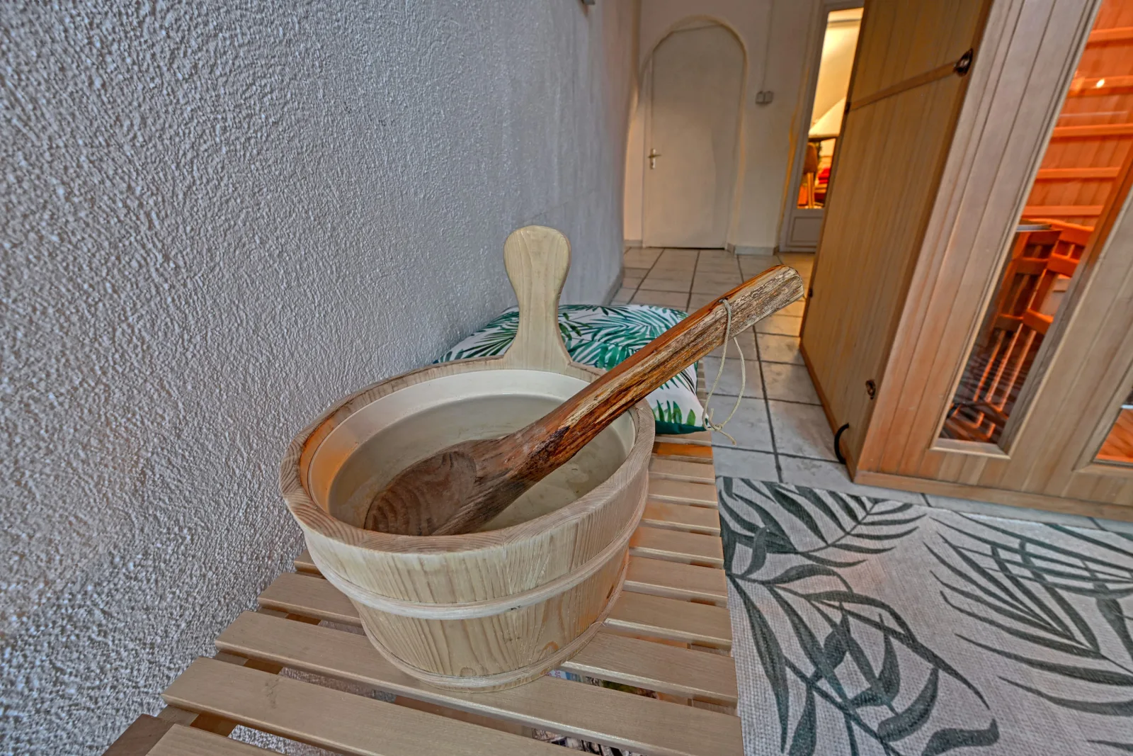 La Vermeillade Suites & SPAs - Massage Congénies - La Vermeillade Suites & SPAs - Photo Galerie - OneBooking