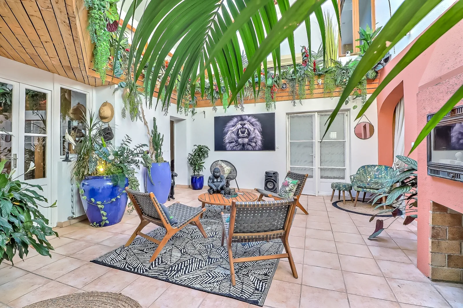 La Vermeillade Suites & SPAs - Massage Congénies - La Vermeillade Suites & SPAs - Photo Galerie - OneBooking