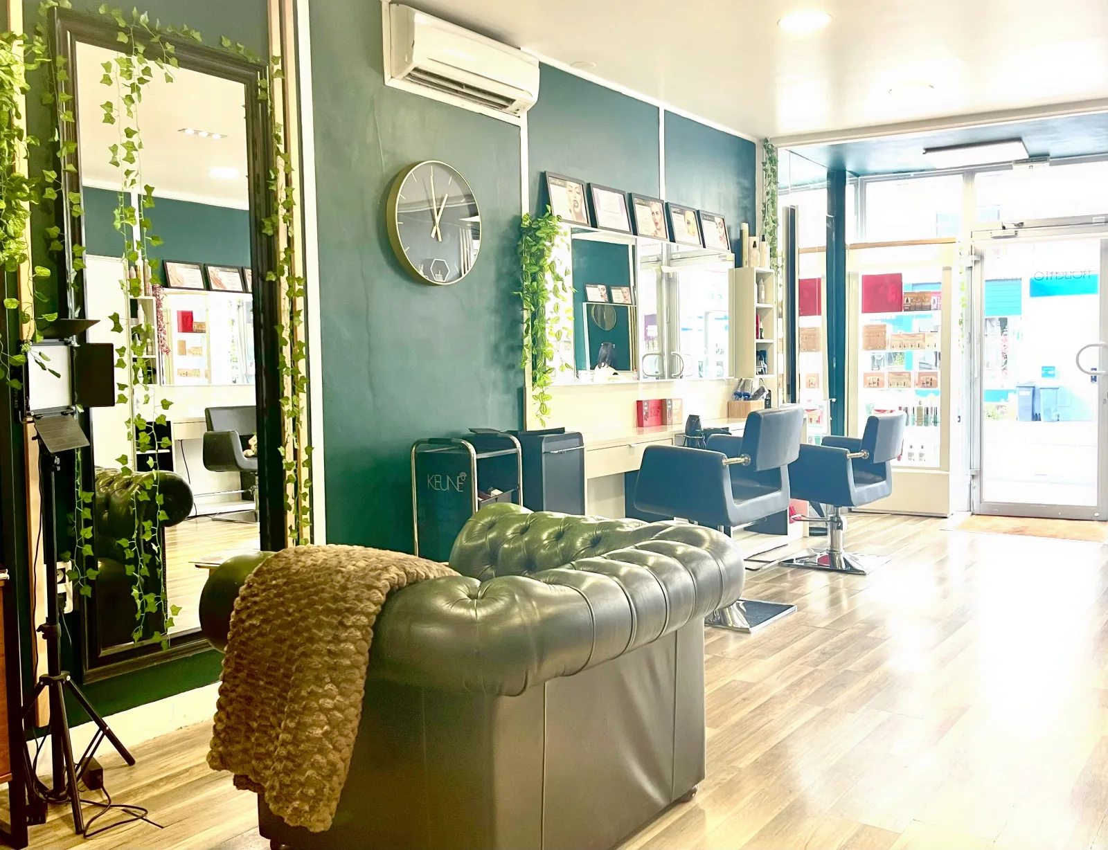 Roberto Stari - Tassin - Coiffure Tassin-la-Demi-Lune - Roberto Stari - Tassin - Photo Galerie - OneBooking