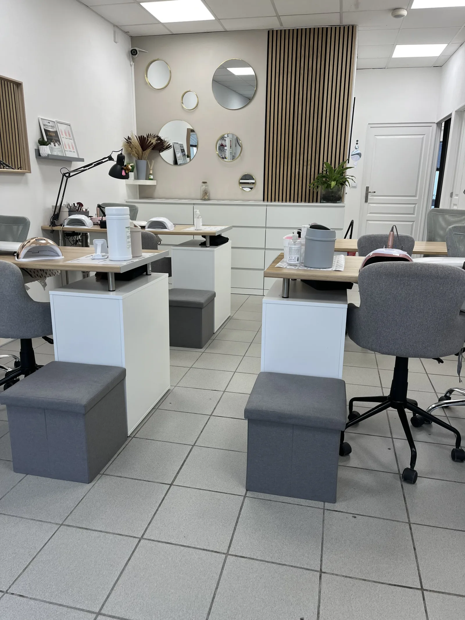 Les trésors de l‘ongle - Onglerie Rousset - Les trésors de l‘ongle - Photo Galerie - OneBooking