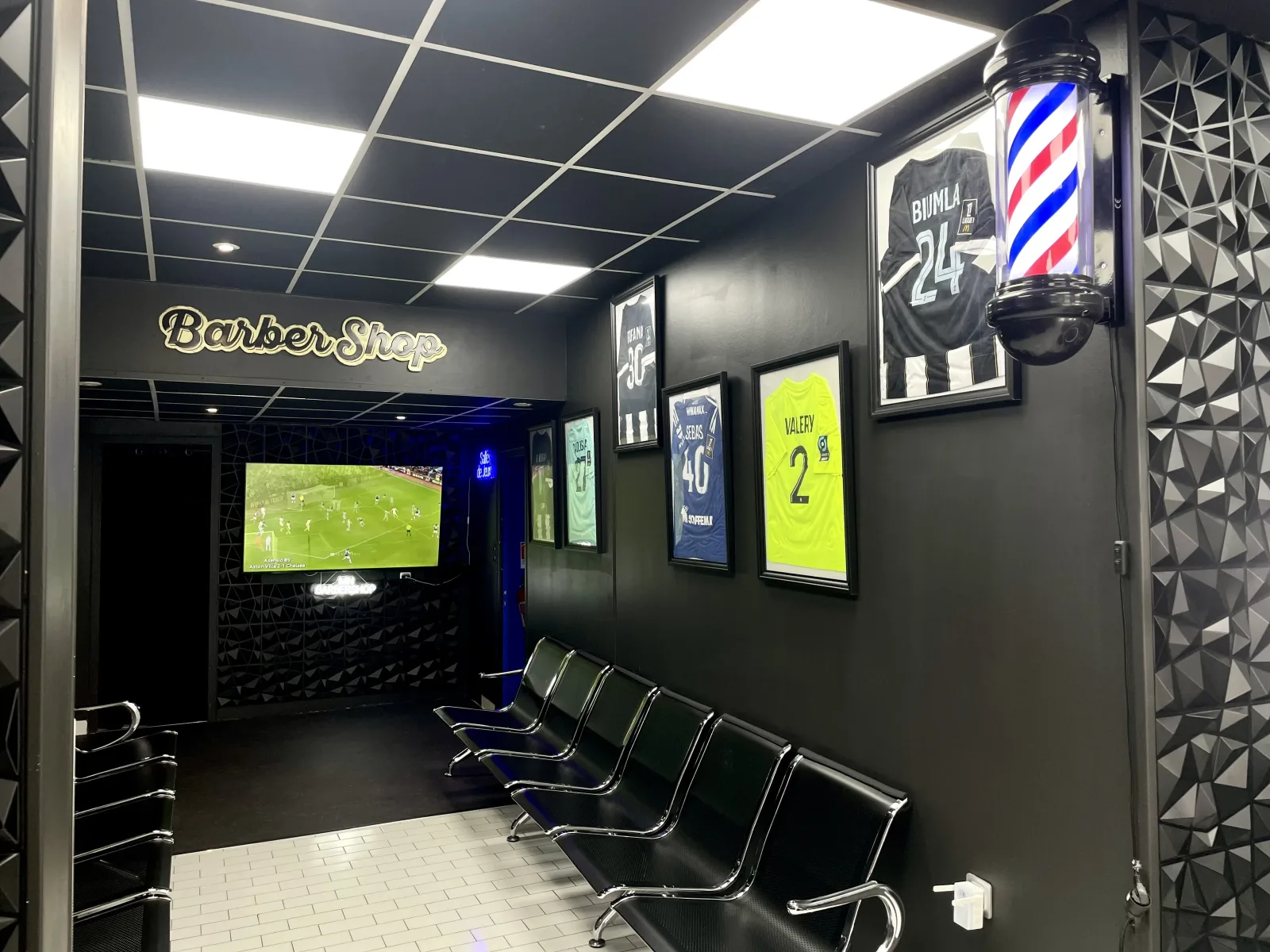 MN BarberShop - Saumur - Coiffure Saumur - MN BarberShop - Saumur - Photo Galerie - OneBooking