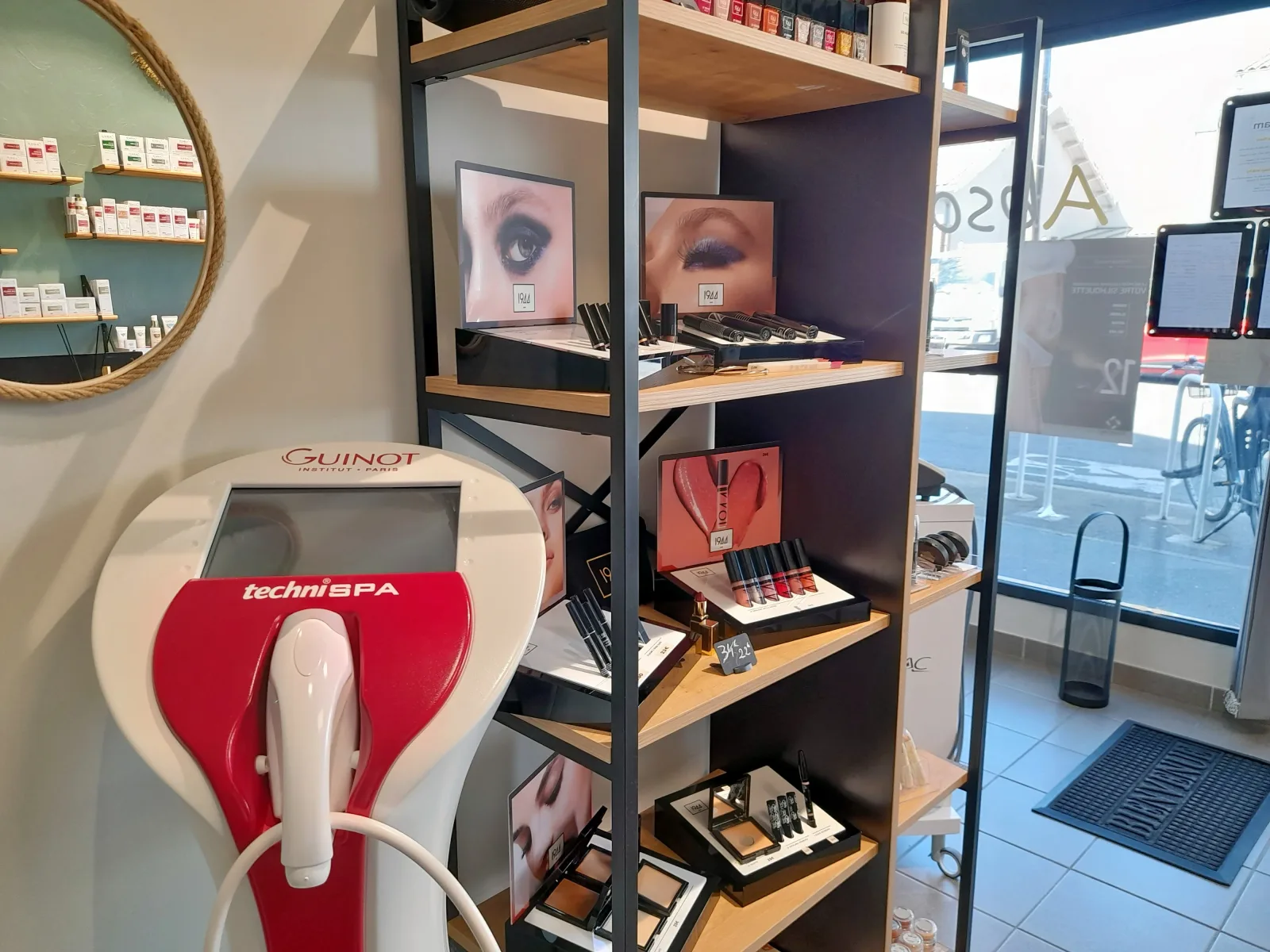 Absolue Beaute - Onglerie La Rochelle - Absolue Beaute - Photo Galerie - OneBooking