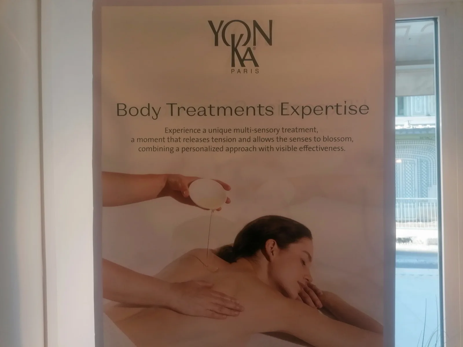 Institut Aromasphere - Onglerie Vichy - Institut Aromasphere - Photo Galerie - OneBooking