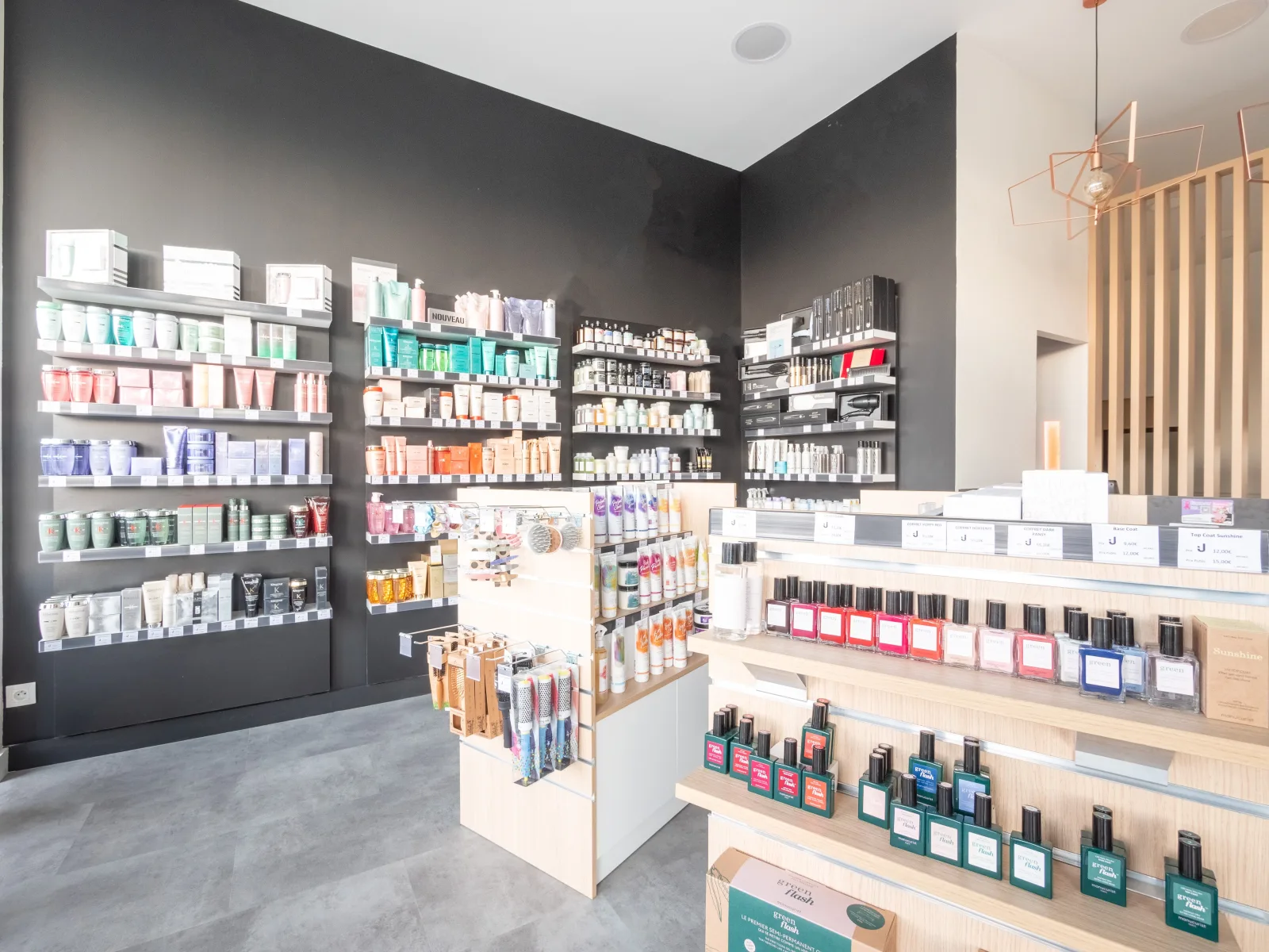 Jean Marc Joubert - Lagord - Coiffure Lagord - Jean Marc Joubert - Lagord - Photo Galerie - OneBooking
