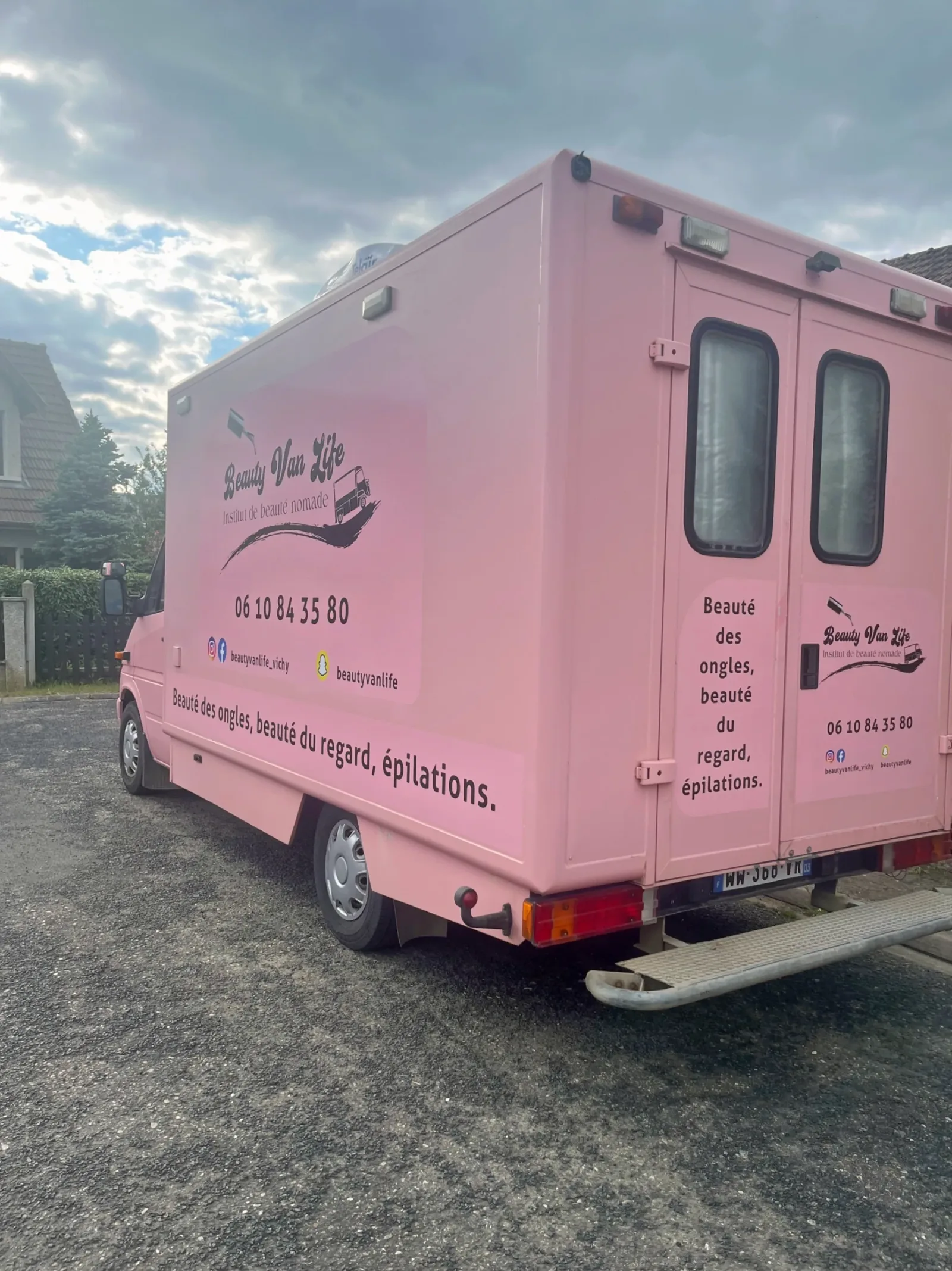Beauty van Life - Onglerie Vichy - Beauty van Life - Photo Galerie - OneBooking