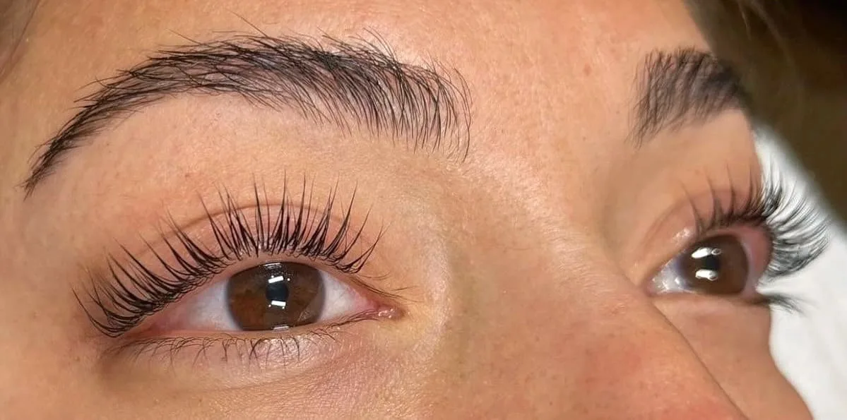 Youmi Lashes - Sourcils & cils Orange - Youmi Lashes - Photo Galerie - OneBooking