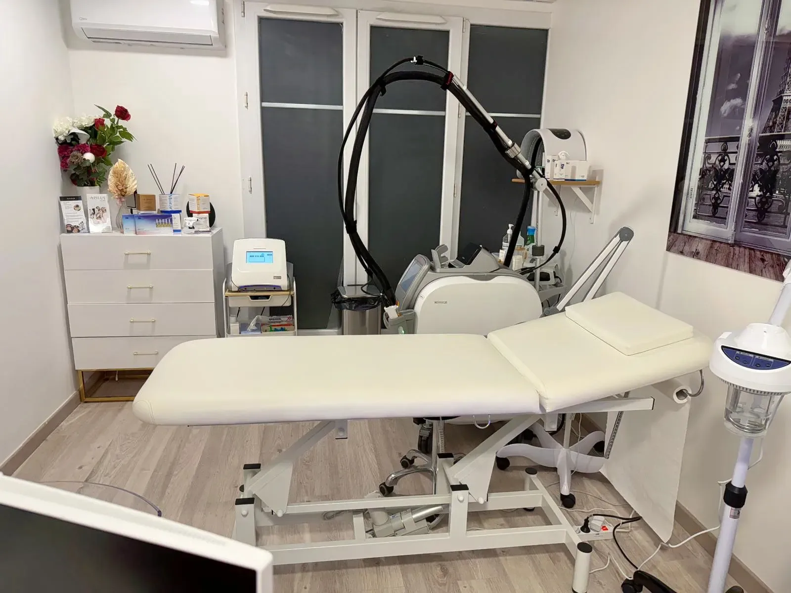 Cabinet de médecine esthétique du docteur K.MILOUDI EDDRIEF - Institut de beauté Villiers-le-Bel - Cabinet de médecine esthétique du docteur K.MILOUDI EDDRIEF - Photo Galerie - OneBooking