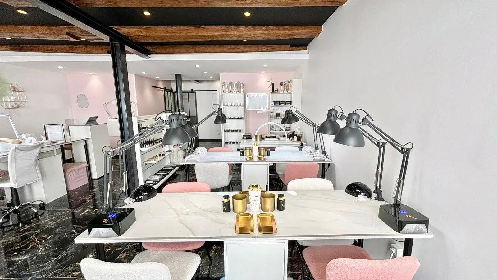 Le Loft Nani et Aude - Onglerie Saverne - Le Loft Nani et Aude - Photo Galerie - OneBooking