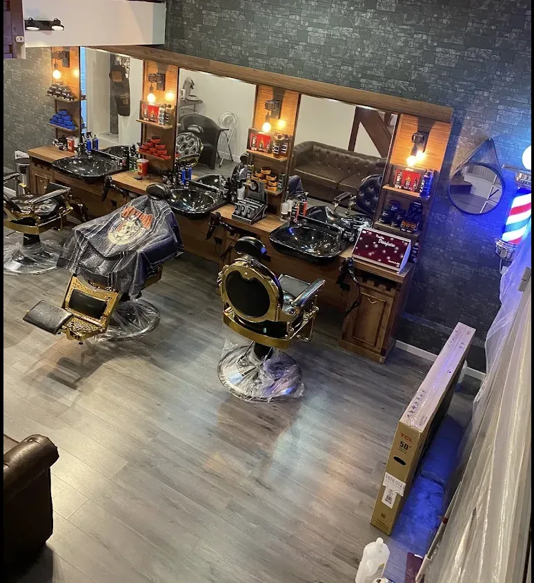 BARBER SHOP DIVISION 13 - Gotham Avenue - Coiffure Cachan - BARBER SHOP DIVISION 13 - Gotham Avenue - Photo Galerie - OneBooking